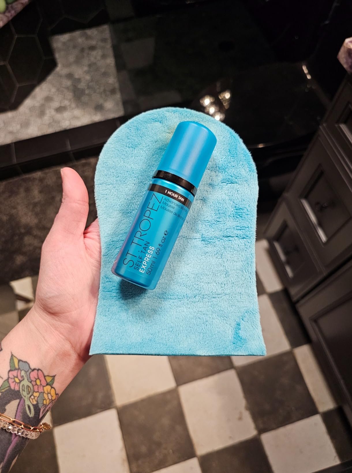 St.Tropez Self Tan Express Mini Kit: Travel-Sized Light/Medium/Dark 1-3 Hour Express Mousse and Tanning Applicator Mitt, Even & Natural, Vegan customer photo 1
