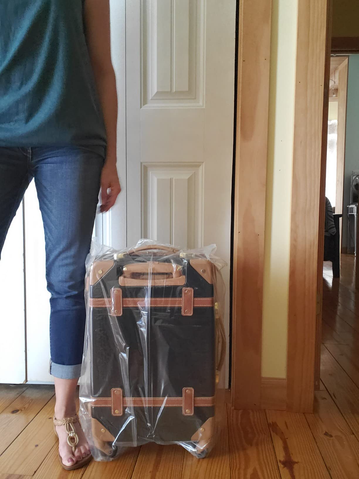 World Traveler Gatsby Vintage Style 2-Piece Hardside Carry-On Retro Train Case Spinner Luggage Set - Mint customer photo 1