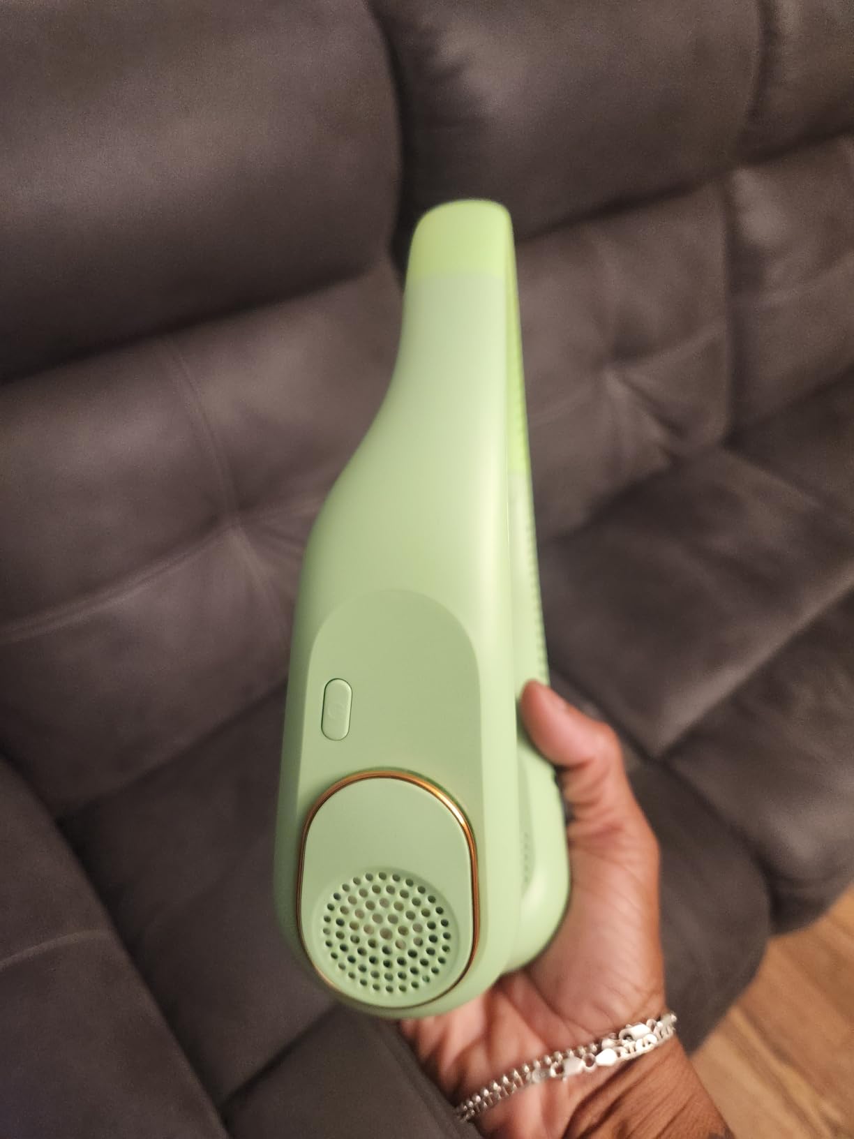 SWEETFULL Portable Neck Fan: 5200mAh Bladeless Personal Fan, 4 Speeds, 20H Max Runtime, No Hair Twist Quiet Wearable Fan for Travel customer photo 2