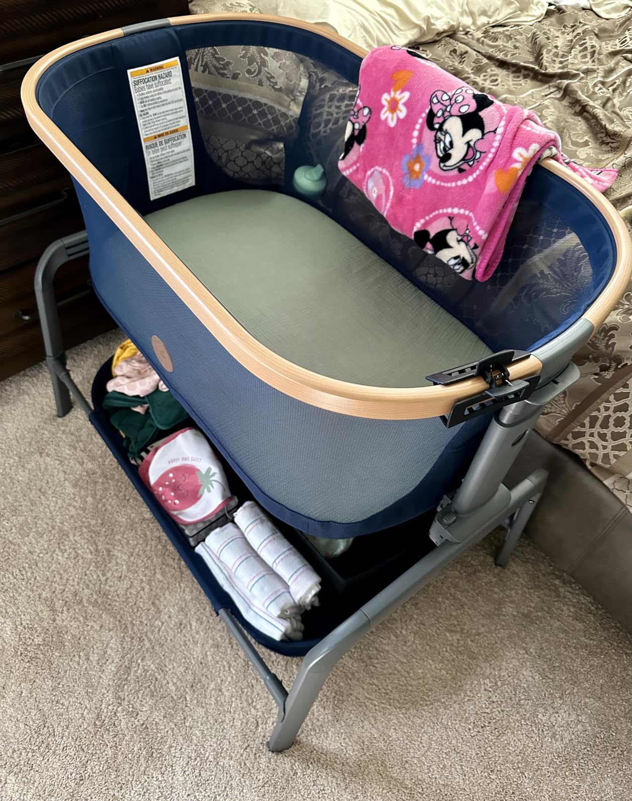 Maxi-Cosi Iora Baby Bassinets Bedside Sleeper, Portable Bassinet, Infant Bedside Sleeper Crib, Height Adjustable, Breathable Mesh, Large Storage Basket, Classic Oat customer photo 2