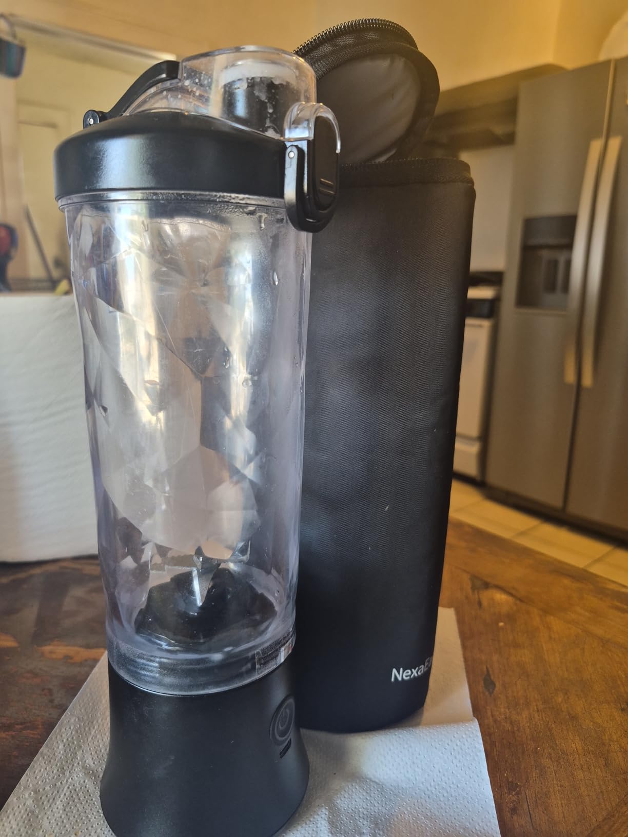 Portable Blender Personal Juicer for Shakes Smoothies with Insulated Sleeve, 20 Oz Electric Protein Shaker Bottle, Travel Lid, USB-C Rechargeable, Mini Small Cordless Blender Cup for Kitchen Travel Gym customer photo 2