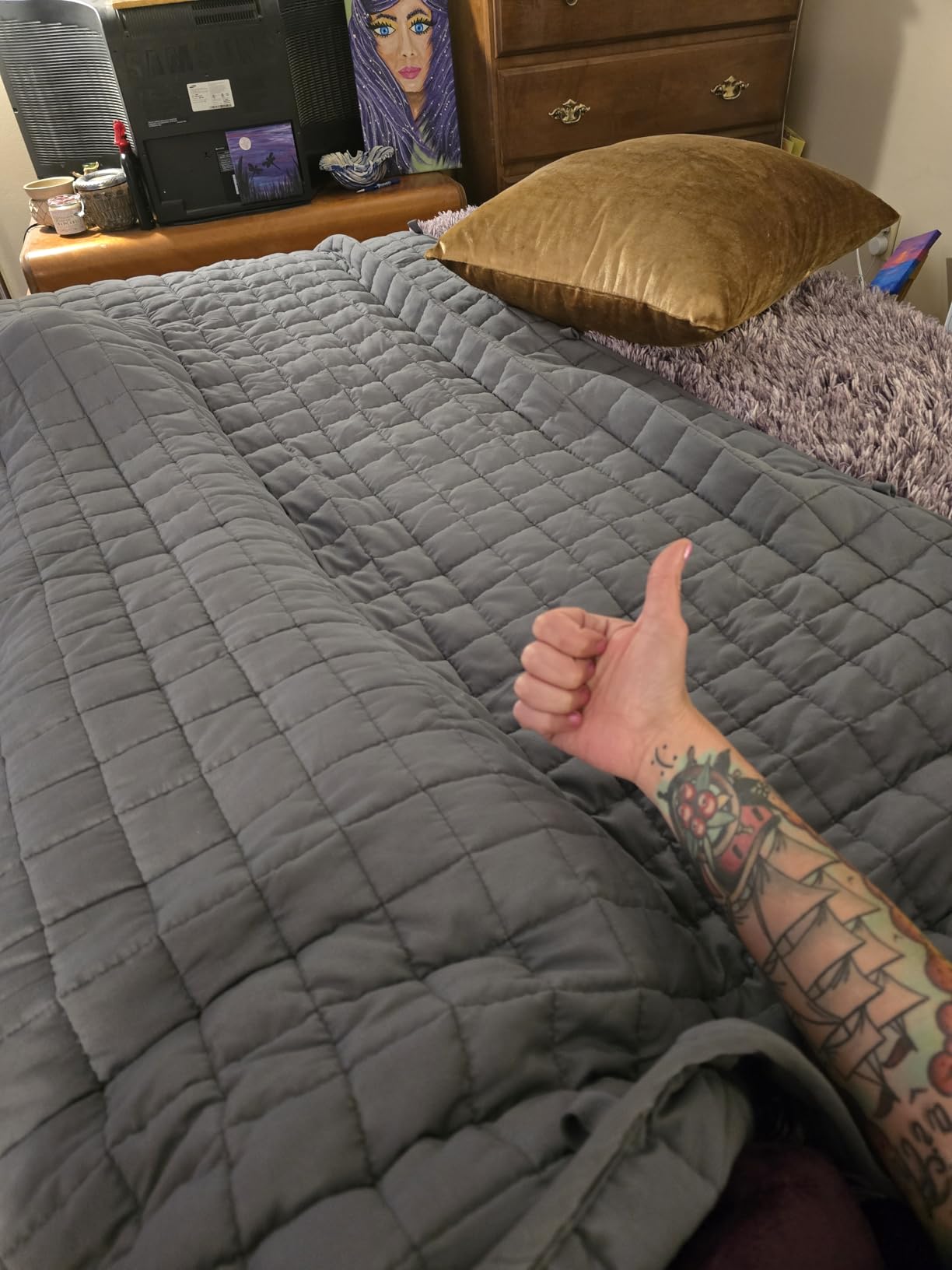 YnM Portable Weighted Lap Blanket for Adults, Perfect for Relaxation, Lounging, Napping, Sleeping & Travel (29x24 Inches, 7 Pounds, Dark Grey) customer photo 2