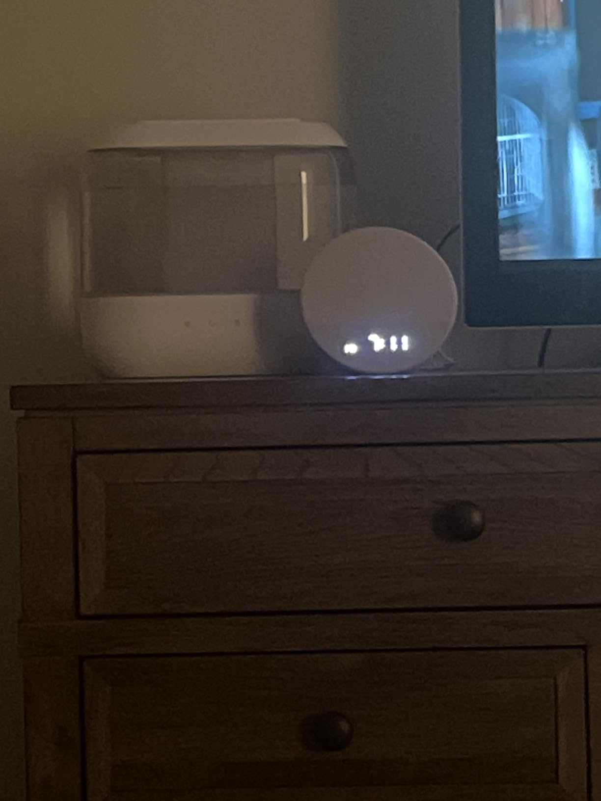Dreamegg Sunrise 1 - Sunrise Alarm Clock, Sound Machine for Sleep, Customizable Sleep Routines, Dimmable Night Light, 29 Soothing Sounds, White Noise Machine, Wake Up Light for Bedrooms, Adults, Kids customer photo 1