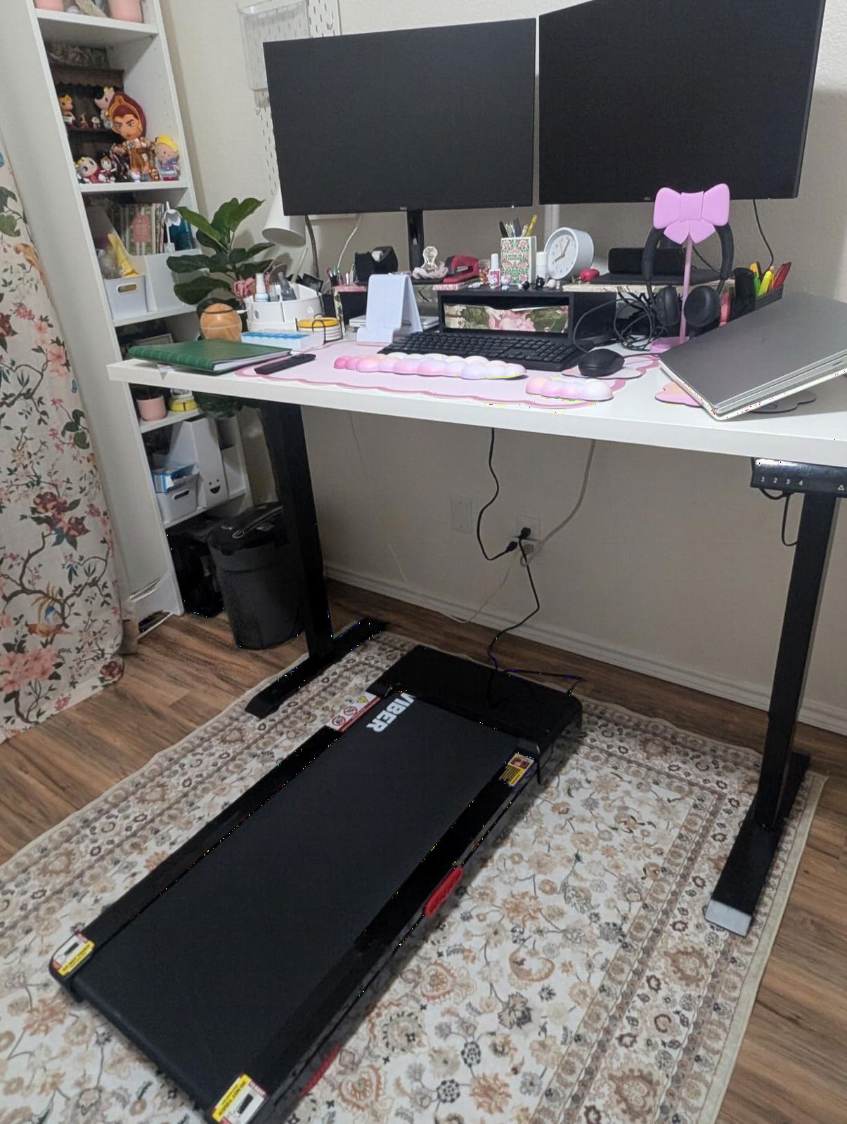 TRAILVIBER Walking Pad Treadmill with 12% 9-Level Auto Incline, 450 lbs Capacity RGB LED Screen, Bluetooth Speaker Under Desk Treadmill customer photo 2