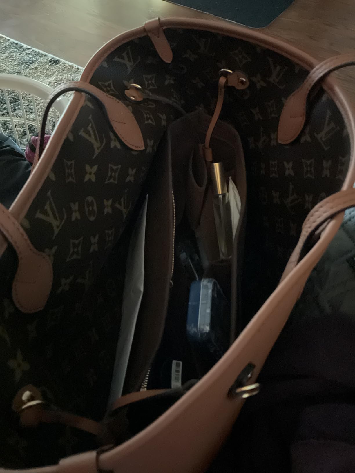 OAikor Tote Bag Organizer Insert with Base Shaper, Felt Neverfull MM Organizer, Purse Organizer Insert with Zipper Pocket and Bottle Holder, Fits Speedy 30 Neverfull MM Tote Handbags and More, Beige-L customer photo 2