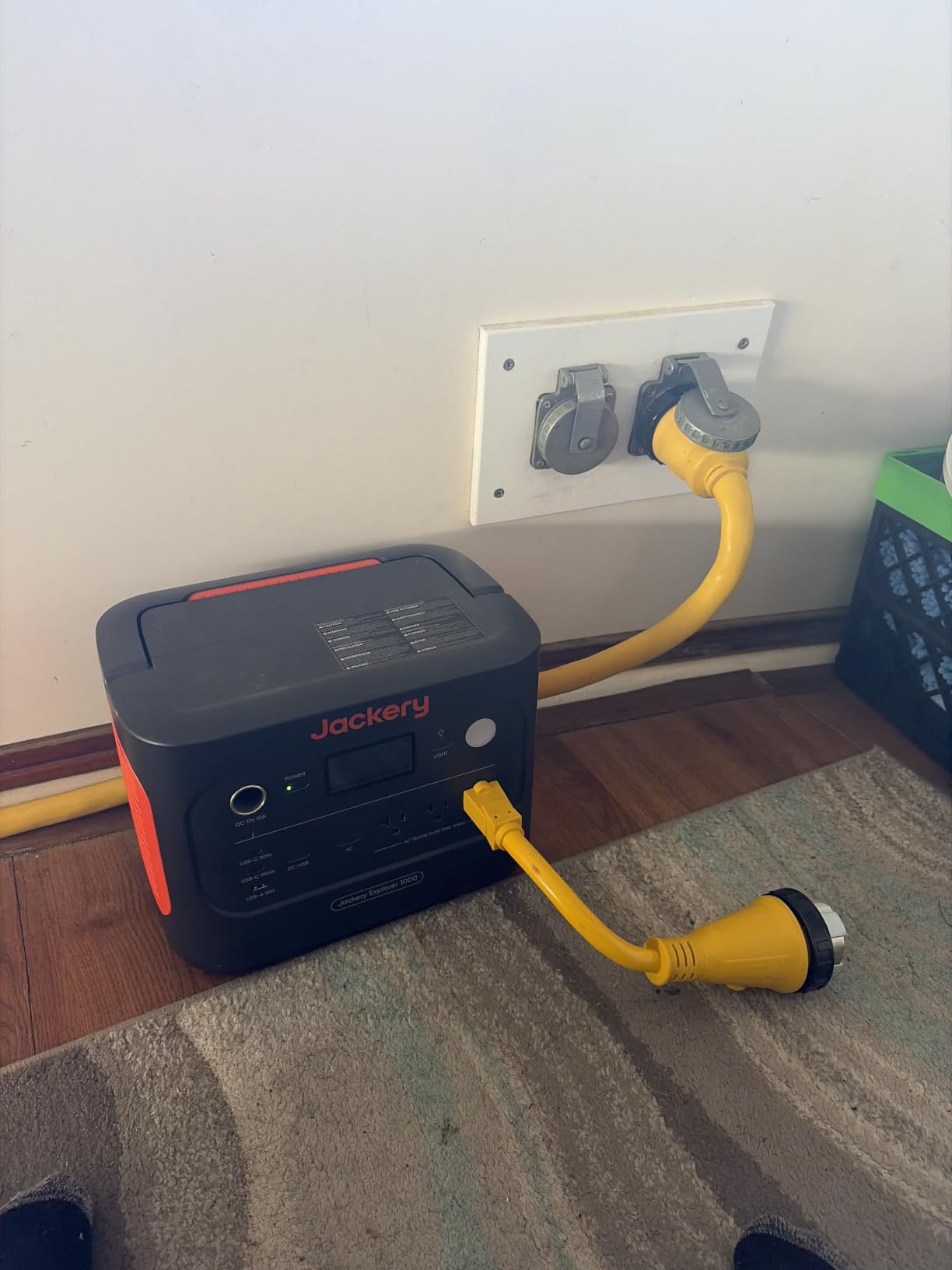 Jackery Explorer 1000 v2 Portable Power Station,1070Wh,1500W customer photo 2