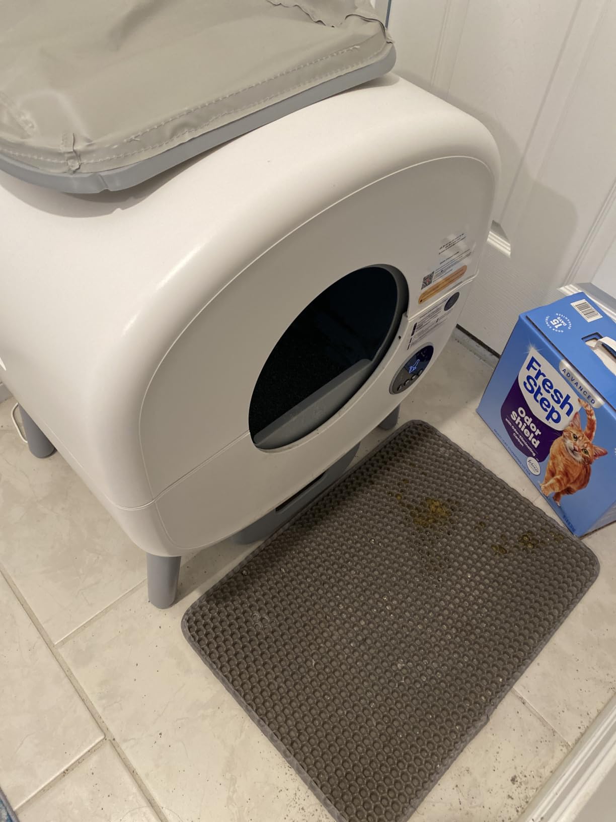 Cumrige Automatic Litter Box, Safety Sensor, App Control, 95L Large Capacity | Detachable waste trays, Self cleaning litter box for Multiple Cats, Safety Protection, 2 Roll Garbage Bags, White & Grey customer photo 1