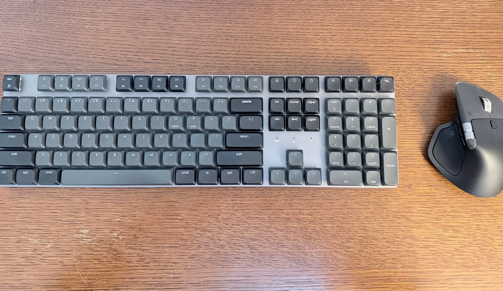 Satechi SM3 Mechanical Keyboard, White LED Backlit, Light Gray/White | 108 Keys Full Size, Wired and Bluetooth for Mac and Windows customer photo 1