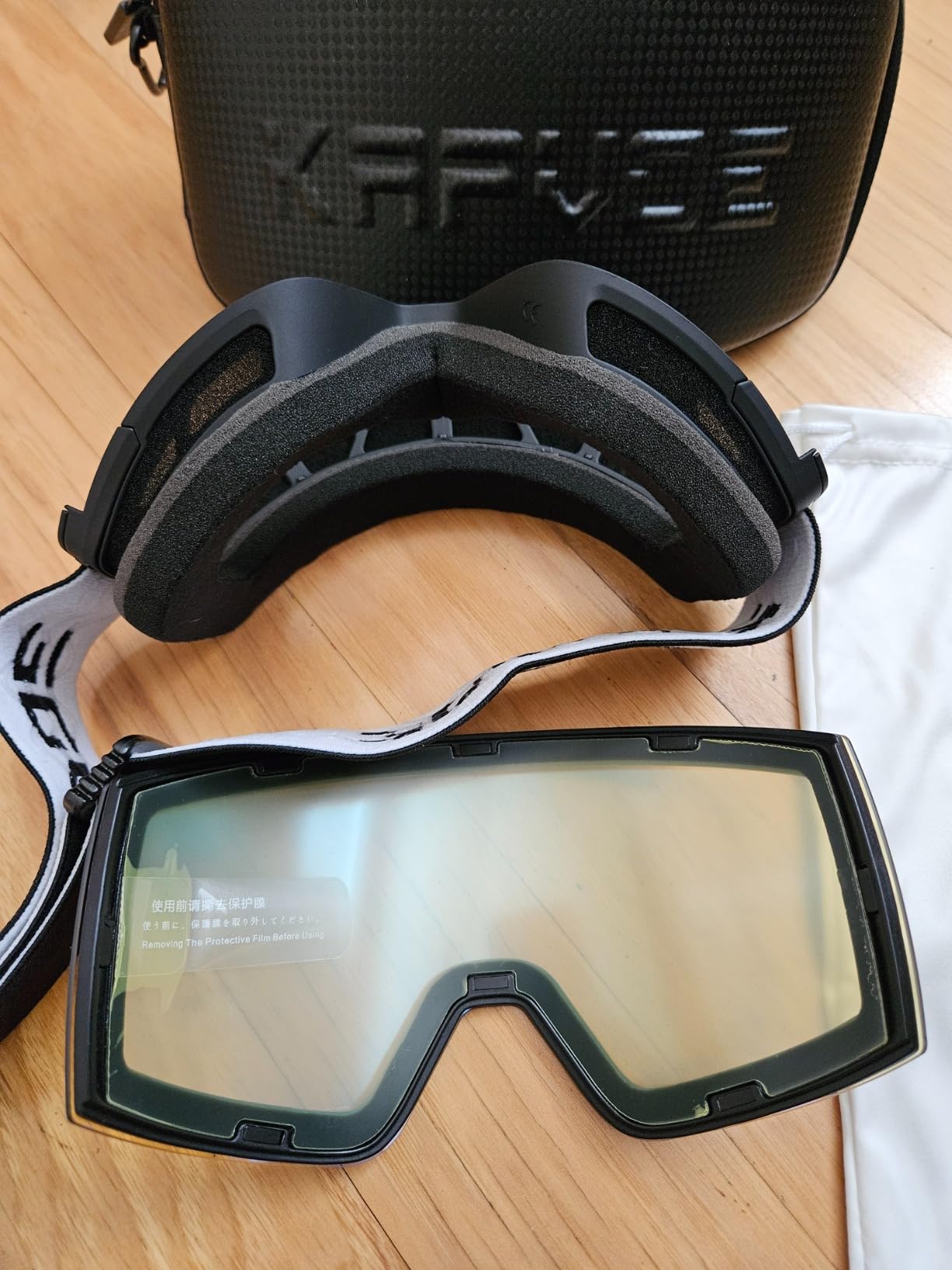 KAPVOE Photochromic Ski Goggles Magnetic Anti Fog Lens Snow Goggles K718 customer photo 1