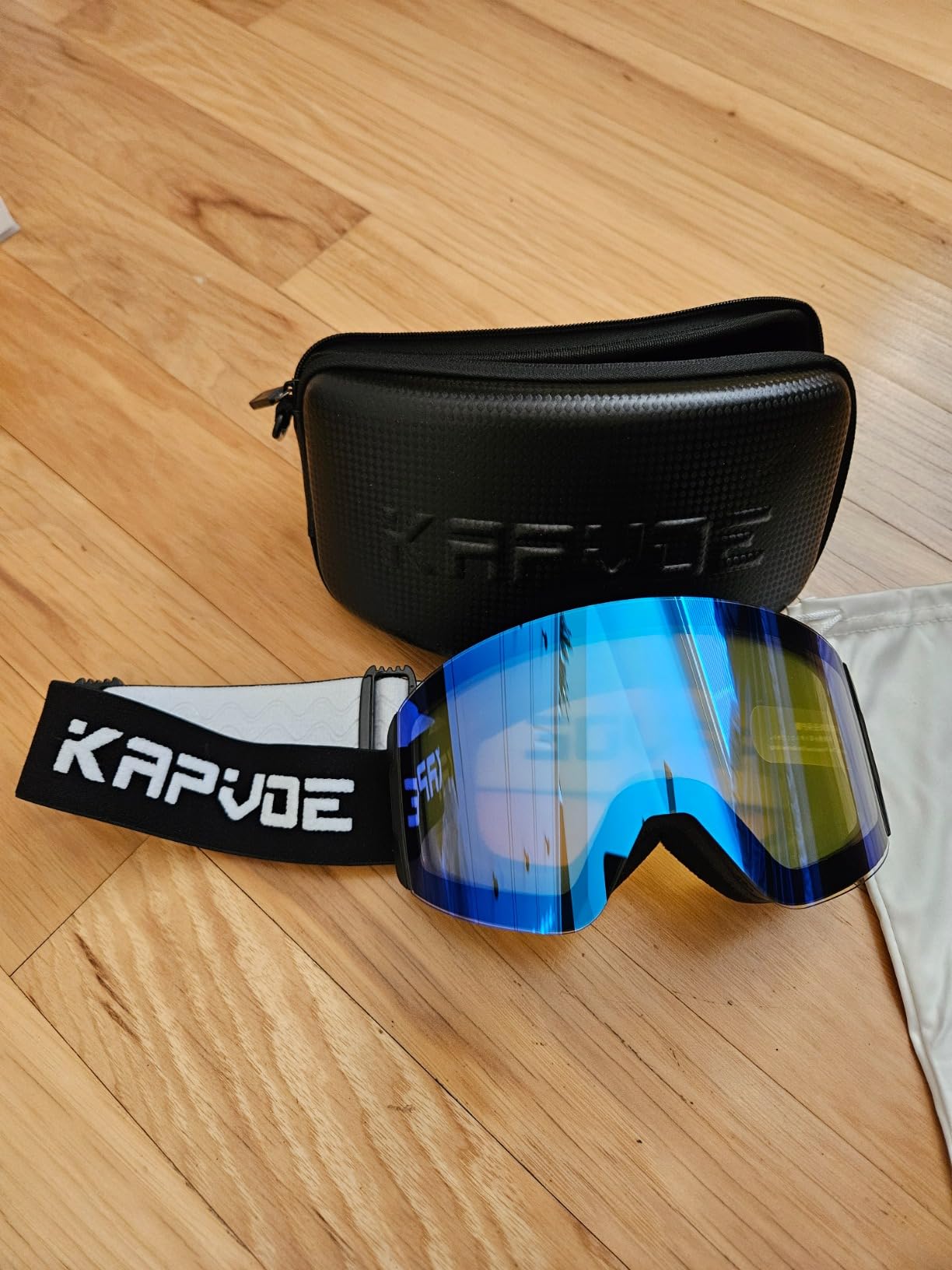 KAPVOE Photochromic Ski Goggles Magnetic Anti Fog Lens Snow Goggles K718 customer photo 2