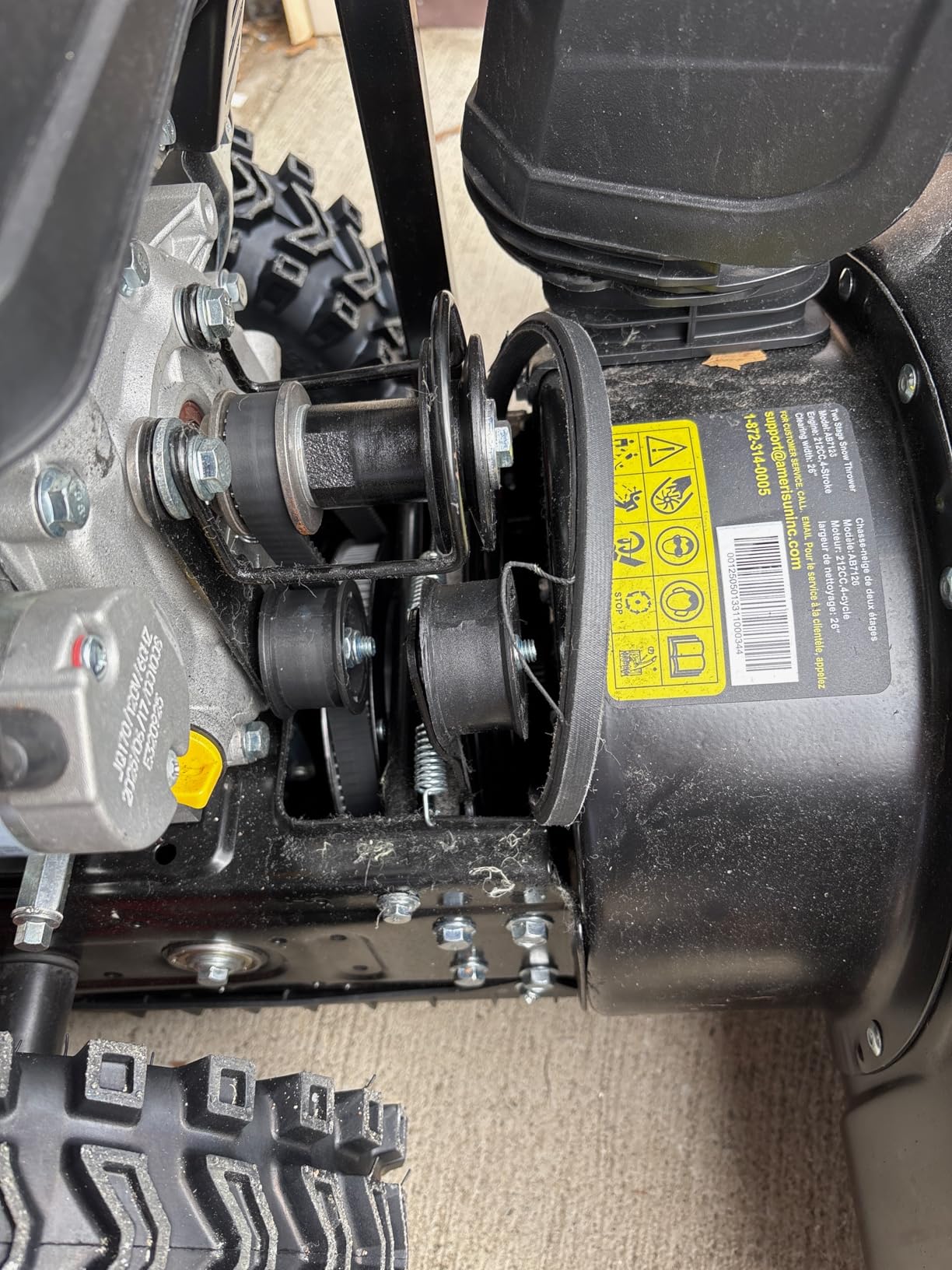AMERISUN 24-Inch Gas Snow Blower with 212cc 4-Cycle OHV Engine, Recoil Start, 40Ft Snow Throwing for Decks, Driveways, and Sidewalks customer photo 2