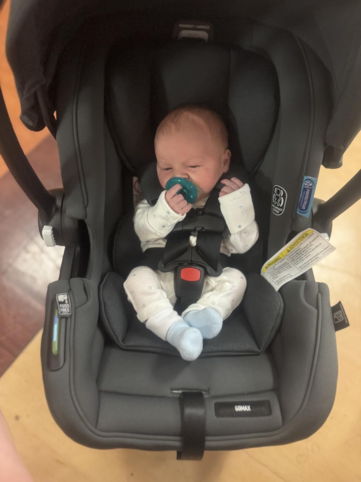 Graco Gomax Infant Car Seat, Baseless Car Seat with Canopy, Rear Facing, Lightweight Carseat customer photo 2