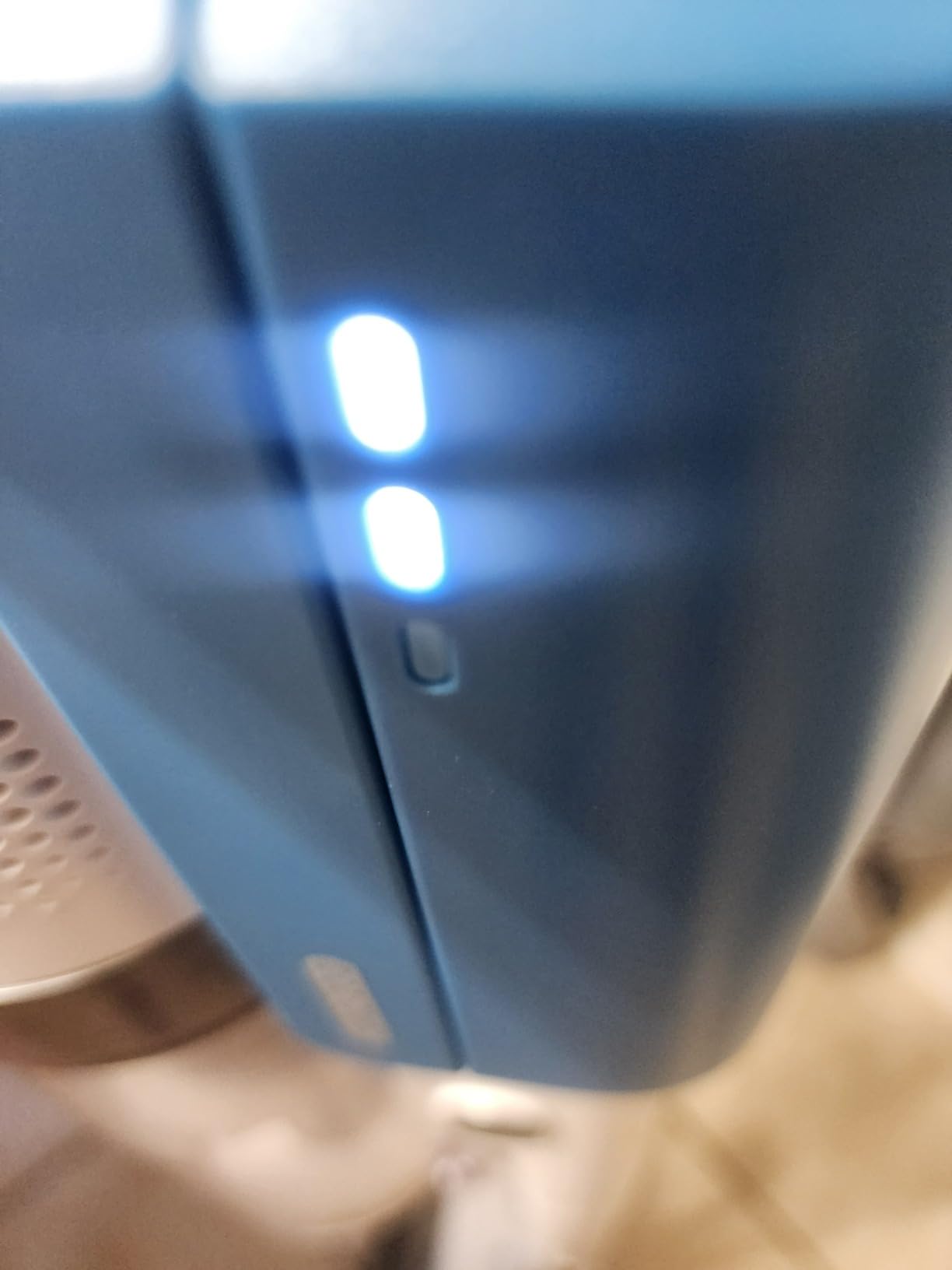 LEVOIT Cordless Vacuum, Strong Suction, Lightweight | Up to 50 Minutes, LED Headlights, Anti-Tangle Brush, Versatile for Carpets & Hard Floors, LVAC-200 White & Blue customer photo 2