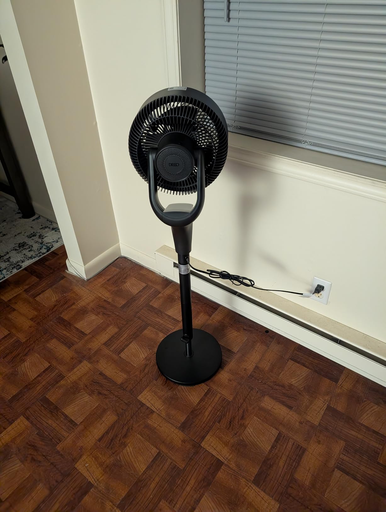 DREO Fan for Bedroom, 2026 Upgraded, 90ft Airflow, 20dB Quiet Fan, 90° Oscillating Standing Fan for Whole Room, DC Motor, 8+H Speeds, 3 Modes, 38-42'' Adjustable Height, 8H Timer, 105° Manual Vertical customer photo 1