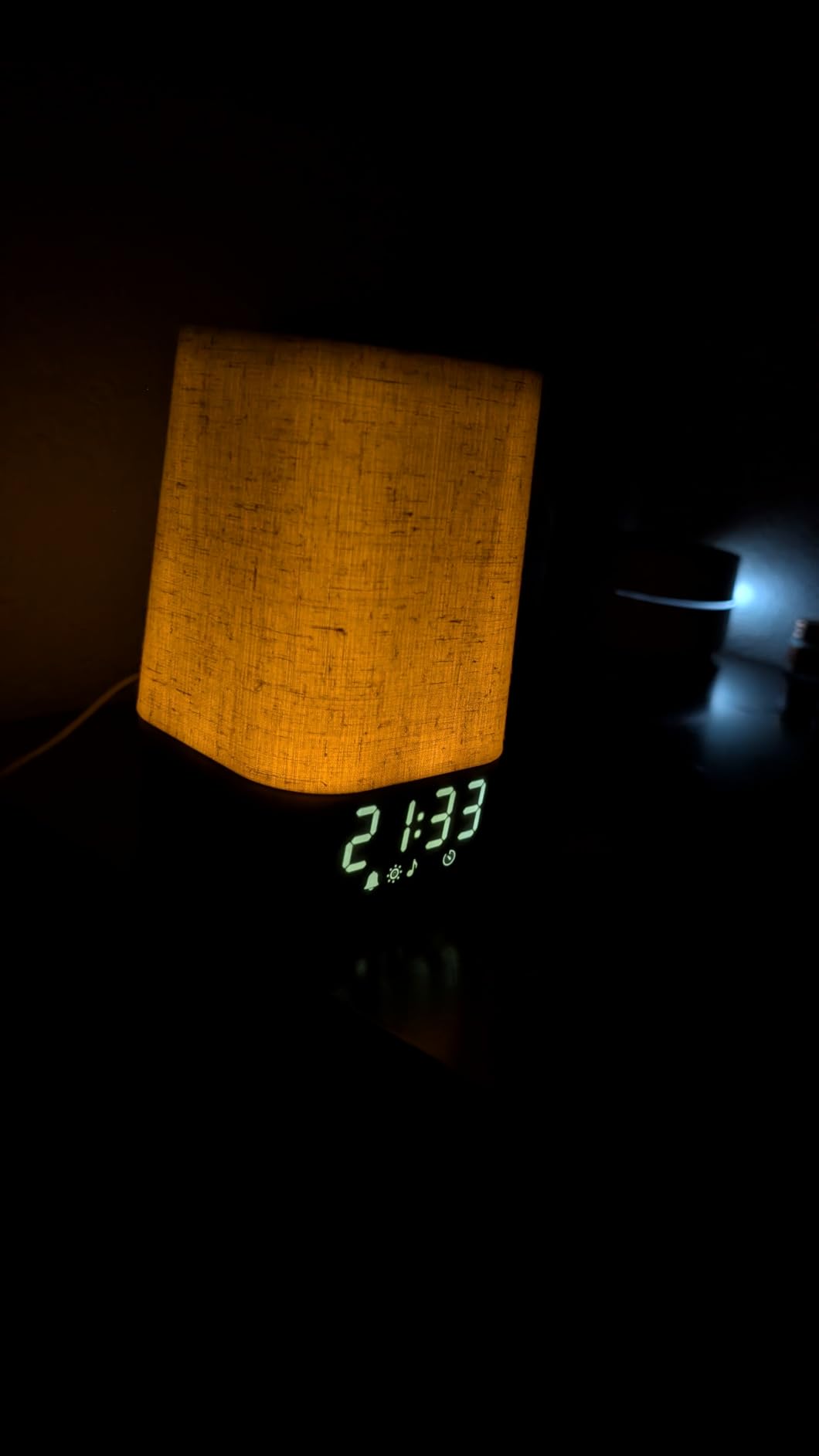 Sunrise Alarm Clock with Sound Machine, Gentle Wake Up Light for Bedroom | 10-60 Mins Gradual Light, 30 Soothing Sounds, Adjustable Brightness, 32-Level Volume, Bright & Loud Enough for Dark Morning customer photo 2