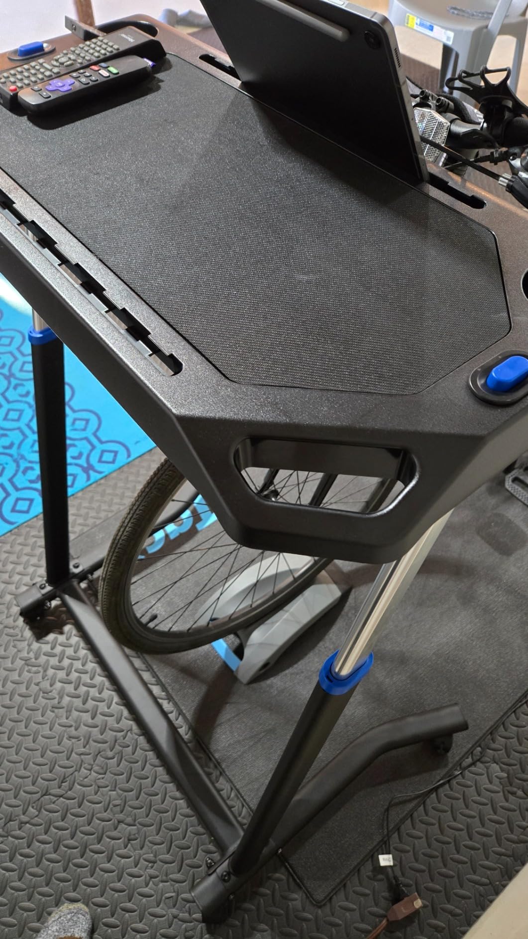 VEVOR Cycling Desk, Adjustable Bike Trainer & Treadmill Desk with Triangle Support, Non-Slip Multi-Slot Bike Trainer Fitness Desk customer photo 2