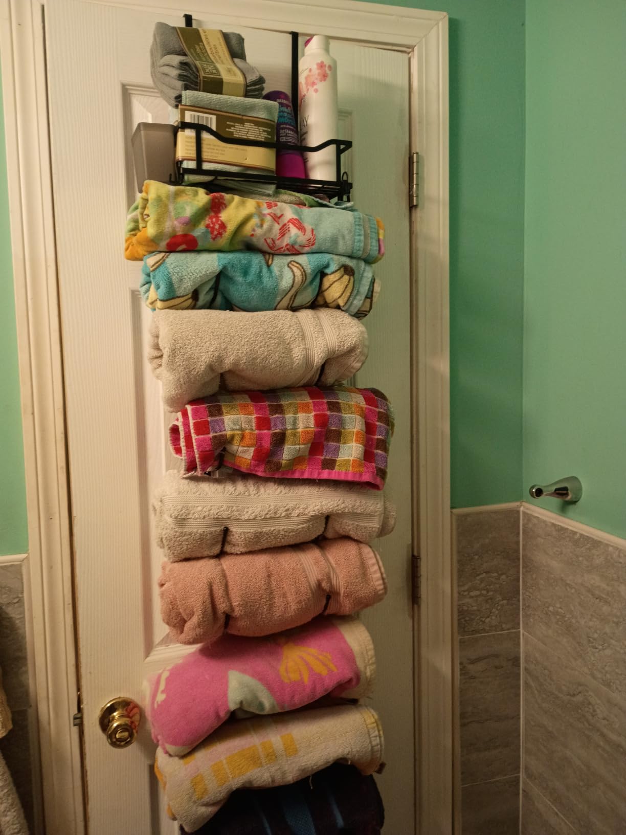 SWTYMIKI Over the Door Towel Rack - 6 Tier Towel Racks for Bathroom, Towel Holder with Shelf, Hanging Rolled Towel Storage Organizer for Small Bathroom, Camper, RV (Black) customer photo 1