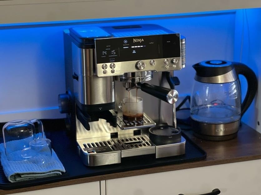 Ninja Luxe Café Premier Espresso & Rapid Cold Brew, Gunmetal, ES601GM | Drip Coffee, Built-in Coffee Grinder, Hands-Free Milk Frother, Assisted Tamper for Cappuccinos & Lattes customer photo 1
