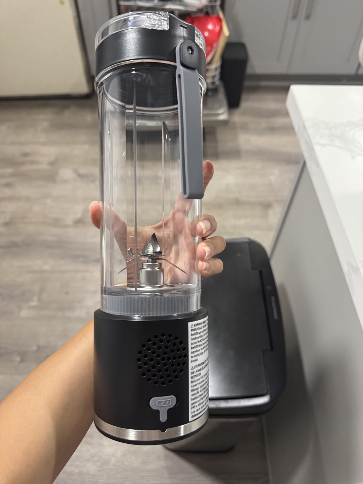 UTALENT Cordless Portable Blender, Ice Crush, 700W Motor, 25oz Cup, 4 Mode, 700W Brushless Motor, USB-C Rechargeable, Long-lasting, 25oz Tritan Cup, Leakproof Lid with Sip Spout, Dishwasher Safe Parts customer photo 1