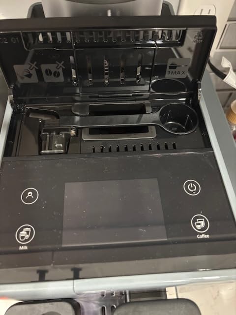 De'Longhi Rivelia Automatic Espresso Machine, Grinder & Frother, Easy Bean Switching, Pebble Gray customer photo 2