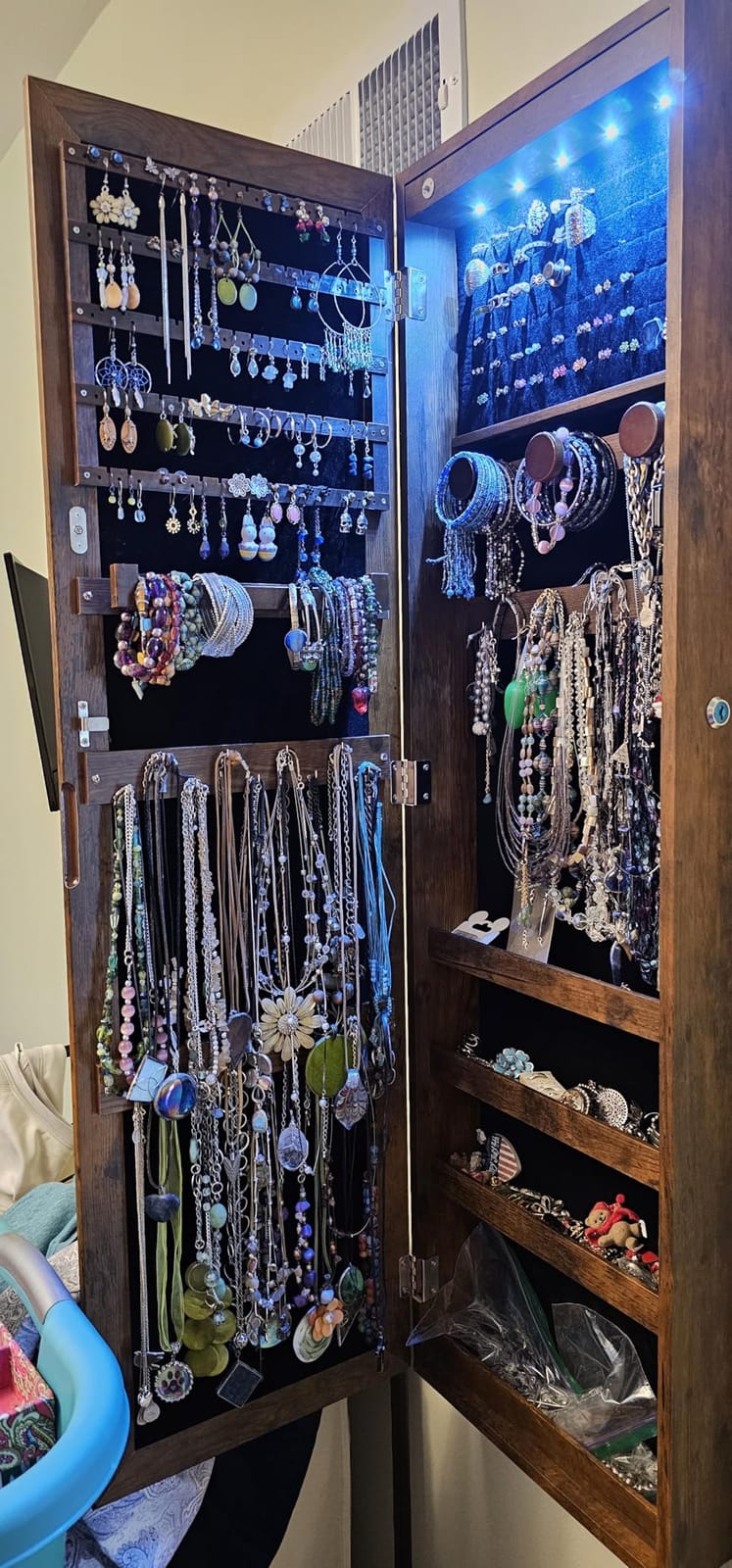 MASMIRE Full Length Mirror Jewelry Cabinet Organizer Lockable Door Wall-Mounted Jewelry Armoire with Shelves and Behind the Door Storage Rustic Brown customer photo 2