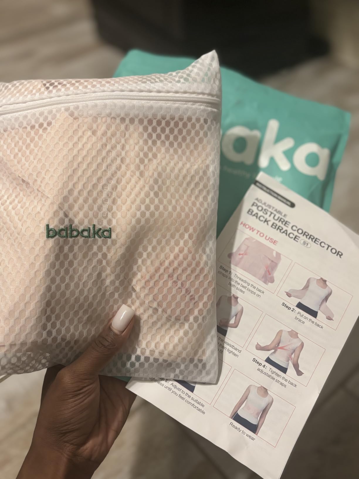babaka Posture Corrector for Women, Invisible Lightweight Back Brace customer photo 1