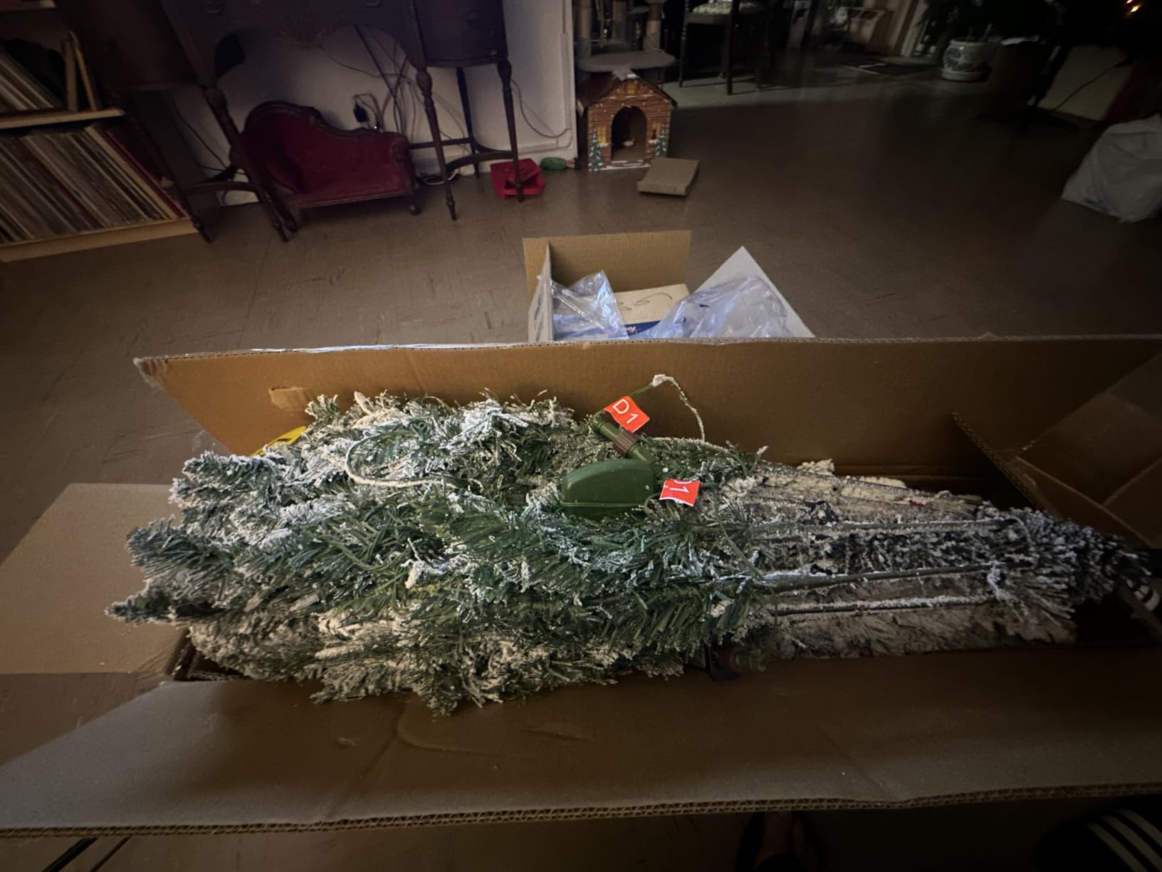 6 FT Pre-lit Christmas Tree Spruce with Remote Control, 300 Warm White Multi-Color Changing LED Lights, Artificial Hinged/Feel Real/Realistic for Home, Holiday Decoration Dual Color LED customer photo 2