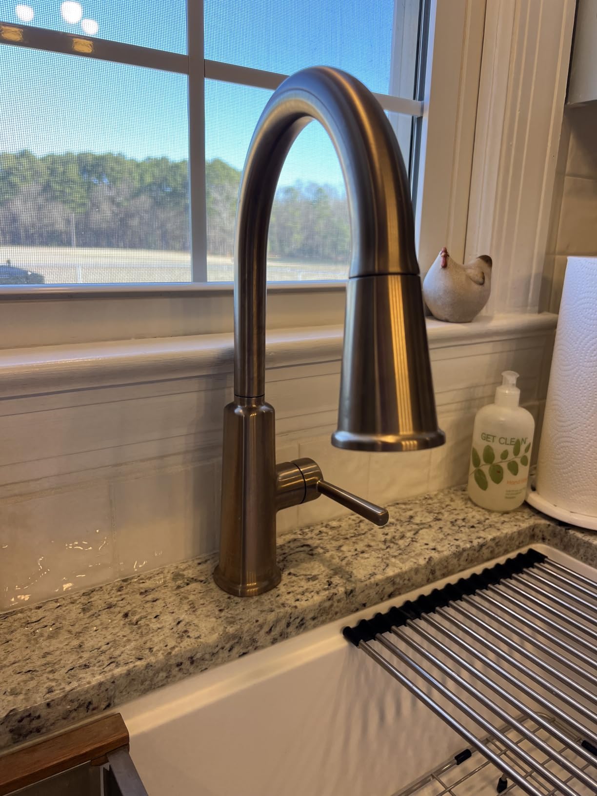Delta Finnridge Brushed Gold Kitchen Faucet with Pull Down Sprayer, High Pressure ProClean Spray Modern Single Hole Kitchen Sink Faucet, Champagne Bronze 19730LF-CZ customer photo 2
