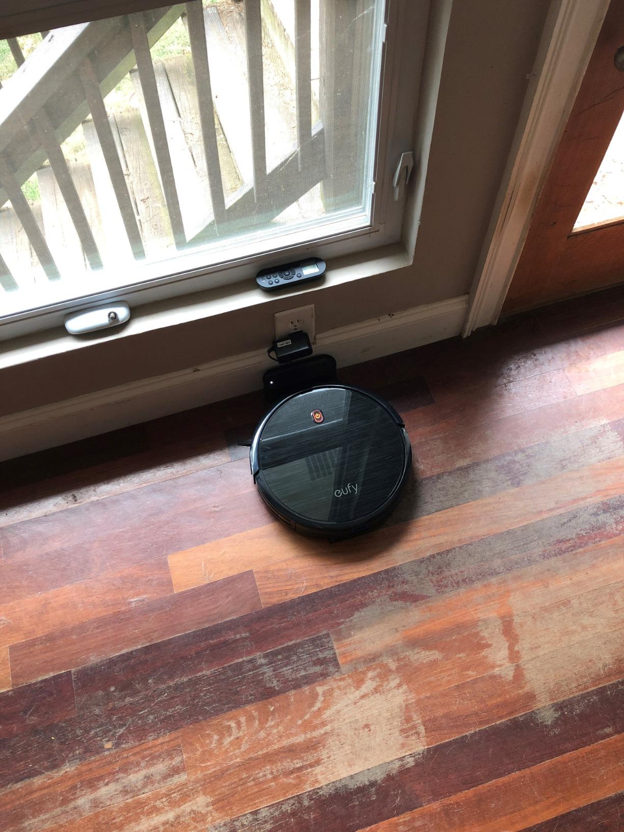 eufy E25 Robot Vacuum and Mop Combo, 20,000 Pa, HydroJet Roller Mop | Extendable Side Brush, Zero-Tangle Design, All-in-One Station, AI Obstacle Avoidance, Edge-to-Corner Cleaning customer photo 1