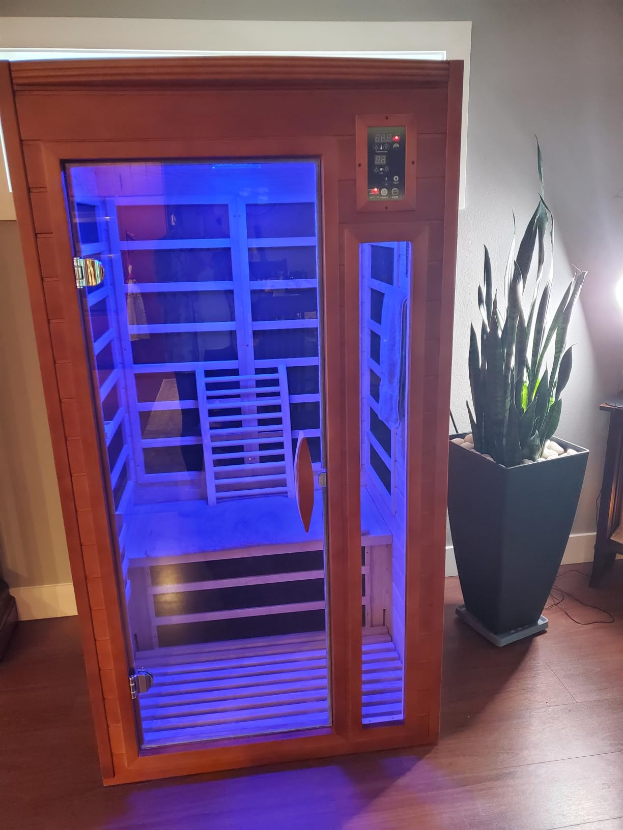 DYNAMIC SAUNAS Elite 1 Person Compact Ultra Low EMF FAR Infrared Sauna with Red Light Therapy & Bluetooth Speakers - Personal Indoor for Home & Gym customer photo 2