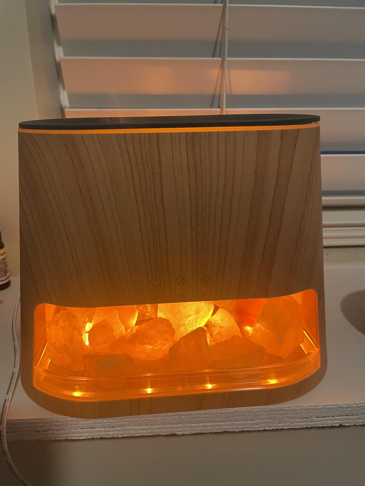 Luxury Himalayan Salt Lamp Humidifier & Aromatherapy Diffuser - 8 Color Mood Lighting w/Remote for Spa, Bedroom, Home Relaxation 260ml (White) customer photo 1