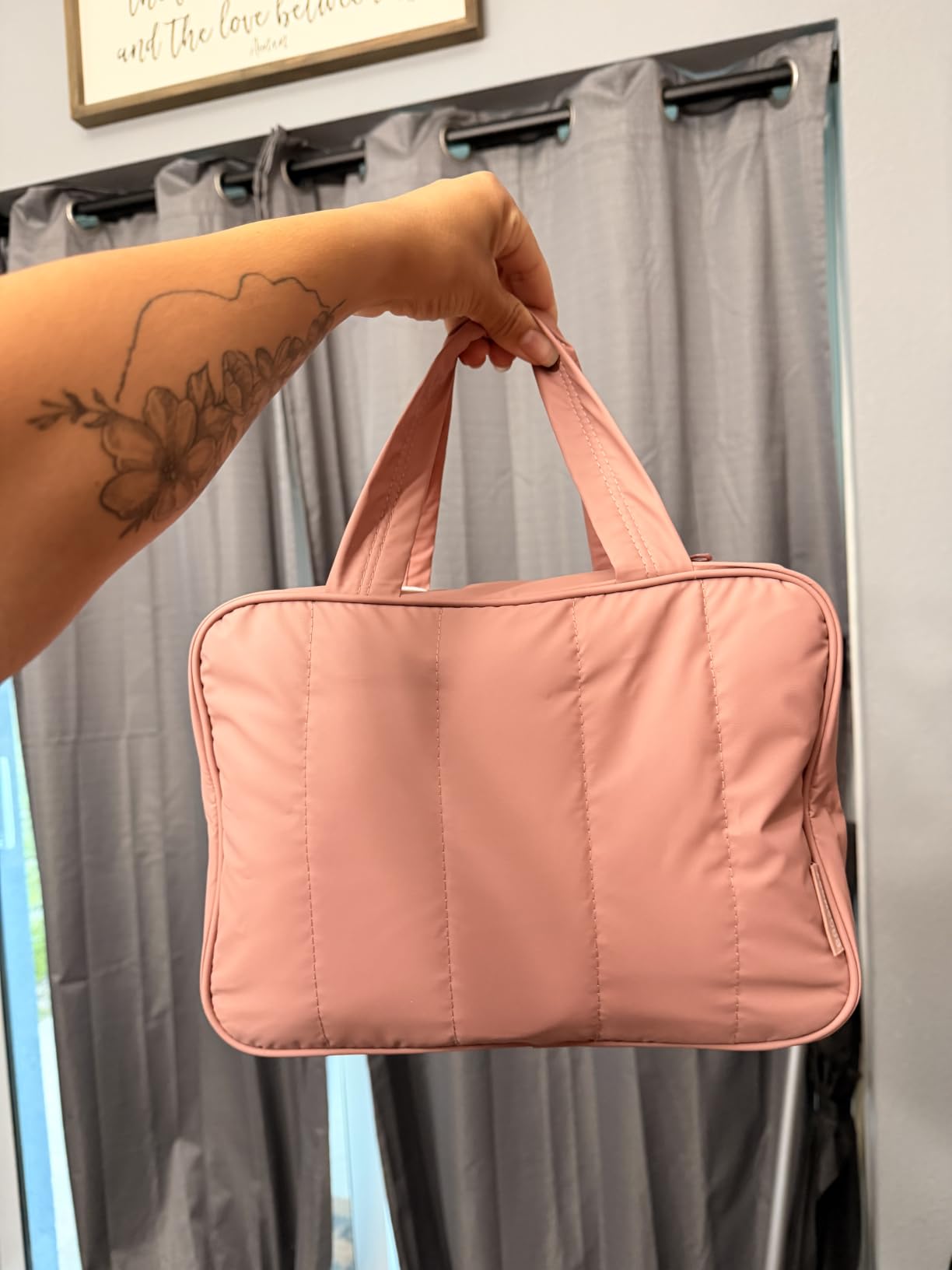 BAGSMART Travel Toiletry Bag for women, Portable Hanging Hook Makeup Bag Organizer, Waterproof Makeup Cosmetic Bag, for Full-Size Accessories, Toiletries, Black customer photo 2