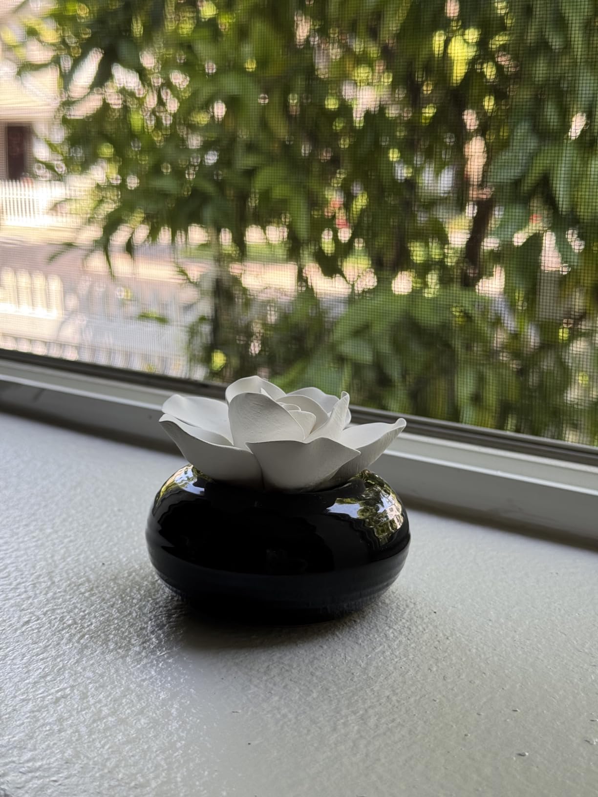Honeydak 1 Pcs Ceramic Essential Oil Diffuser, Non Electric, Hibiscus | Decorative Floral Home Fragrance Decor, No Noise, Home & Office Tabletop Decor for Desk, Bathroom, Bedroom, Birthday, Wedding customer photo 2