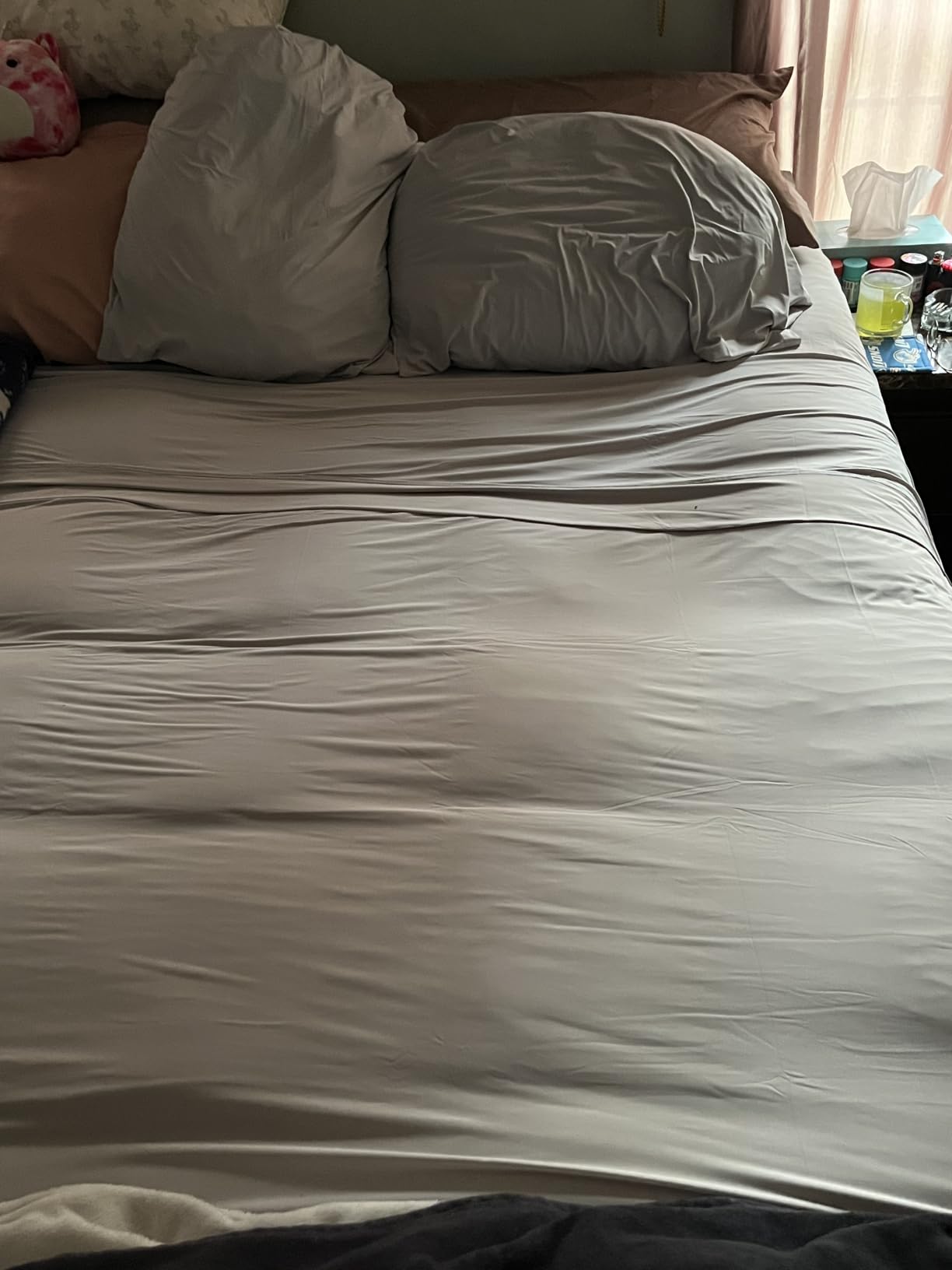 Amazon Basics Cooling Sheets, 4-Piece Bed Sheet Set for Summer, Soft and Breathable for Hot Sleepers, Bedding with 1 Deep Pocket Fitted Sheet, 1 Flat Sheet, and 2 Pillowcases, Queen, Gray customer photo 1