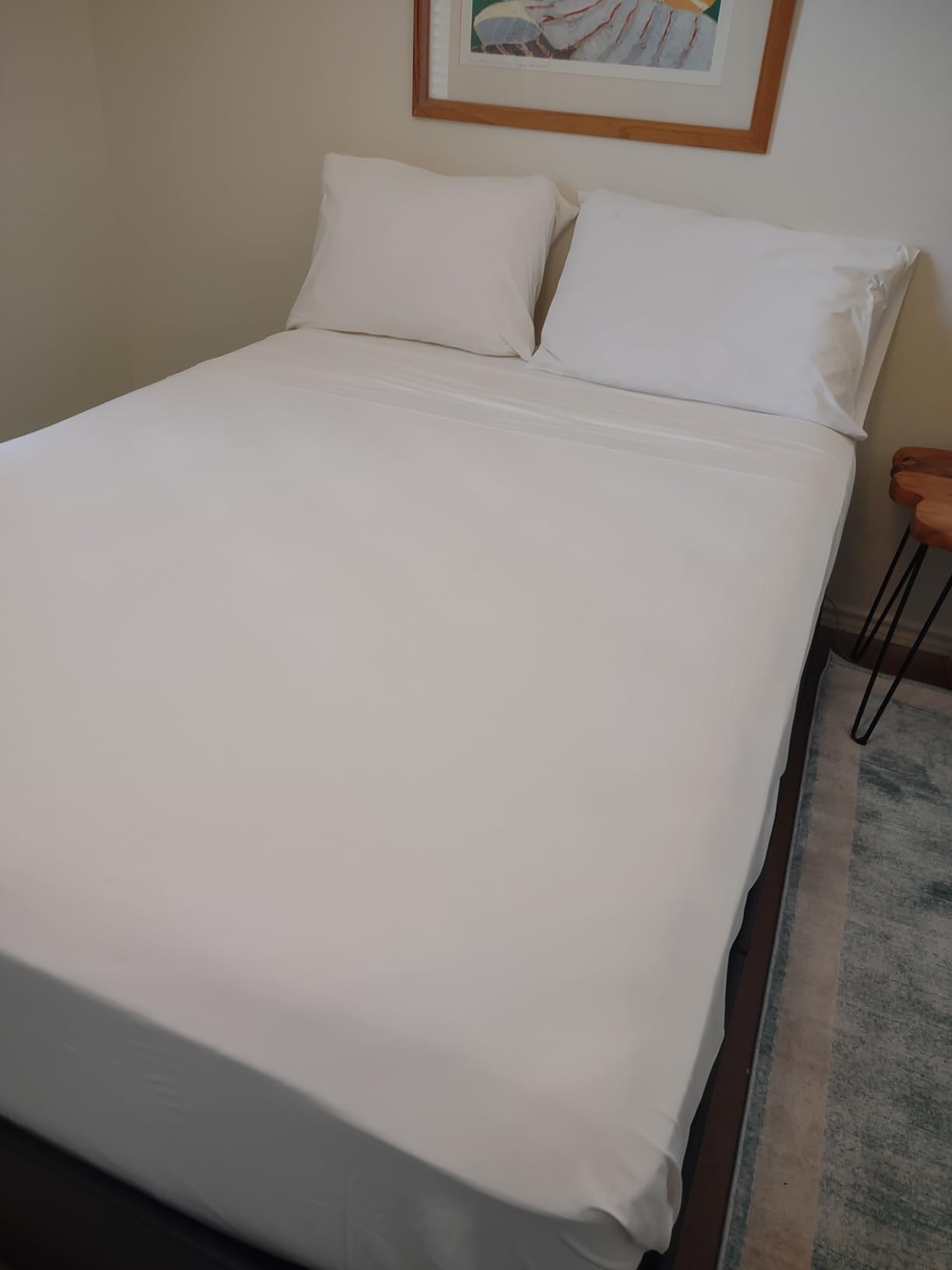 Amazon Basics Cooling Sheets, 4-Piece Bed Sheet Set for Summer, Soft and Breathable for Hot Sleepers, Bedding with 1 Deep Pocket Fitted Sheet, 1 Flat Sheet, and 2 Pillowcases, Queen, Gray customer photo 2