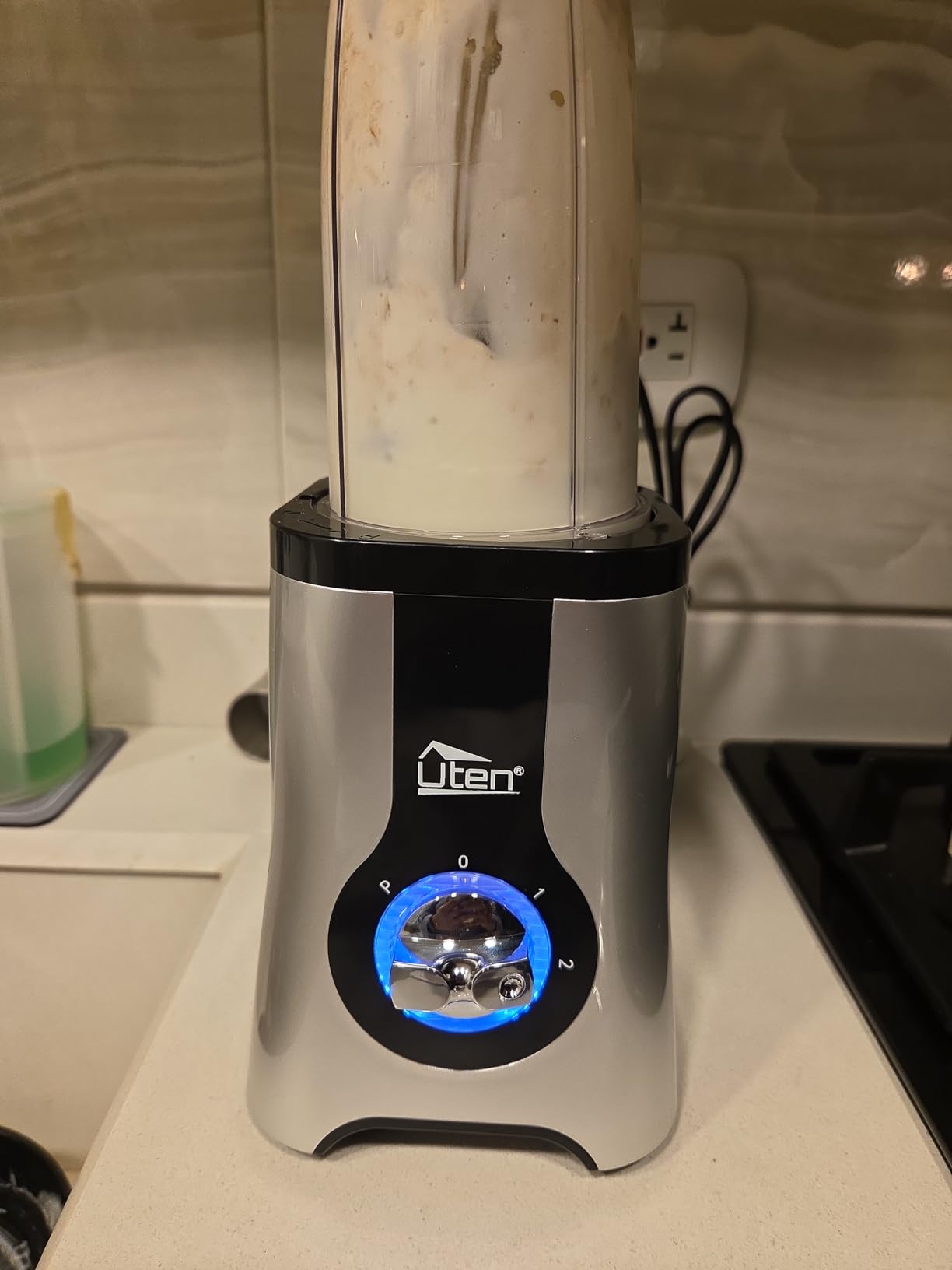 Uten 5-in-1 Smoothie Blender 42 oz/1.25L, Multi-Functional Mixer, Smoothie Maker, Juicer, Grinder with 304 Stainless Steel Blades, BPA-Free, Dishwasher Safe, Includes 3 Blender Cups & 2 Travel Bottles customer photo 2