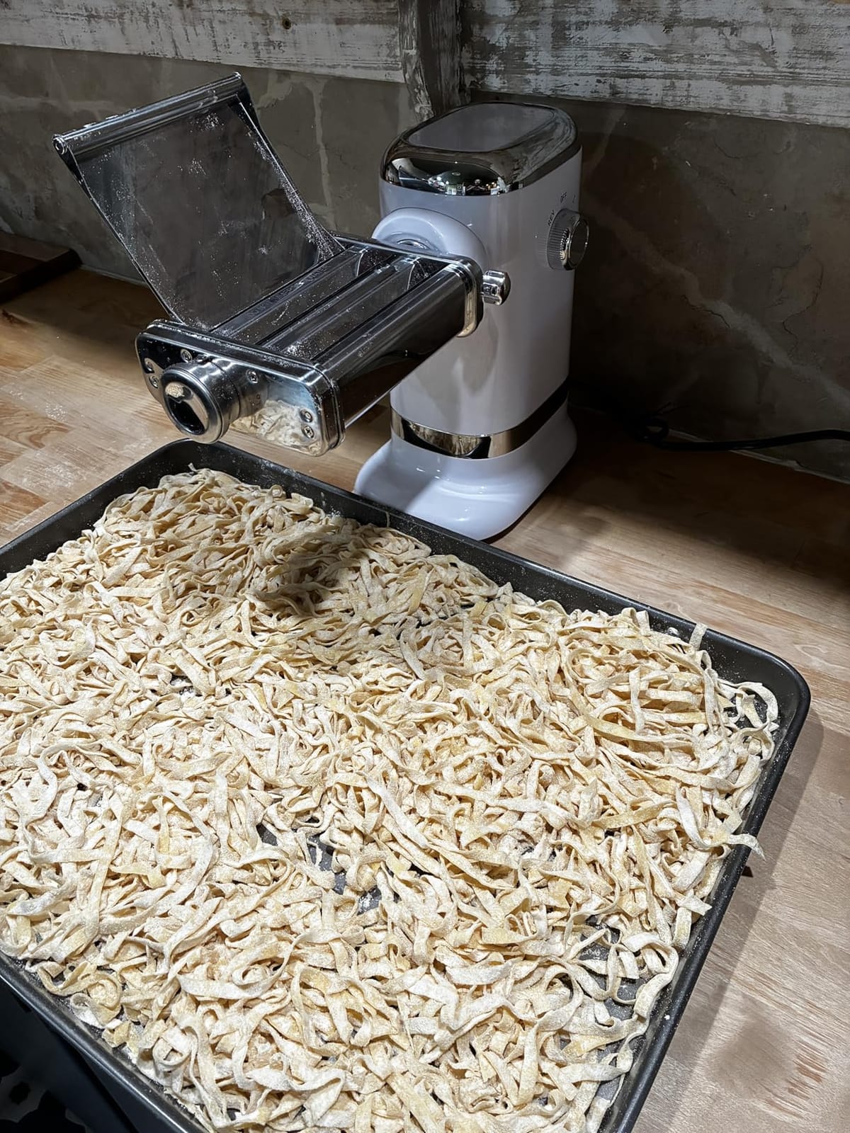 GVODE Electric Pasta Maker Machine, 3-in-1 Roller & Cutter, 700W | 8 Thickness Settings (0.4–2 mm), Stainless Steel Sheet Roller, Fettuccine & Spaghetti Cutters, 2 Speeds, Reverse & Brush customer photo 2