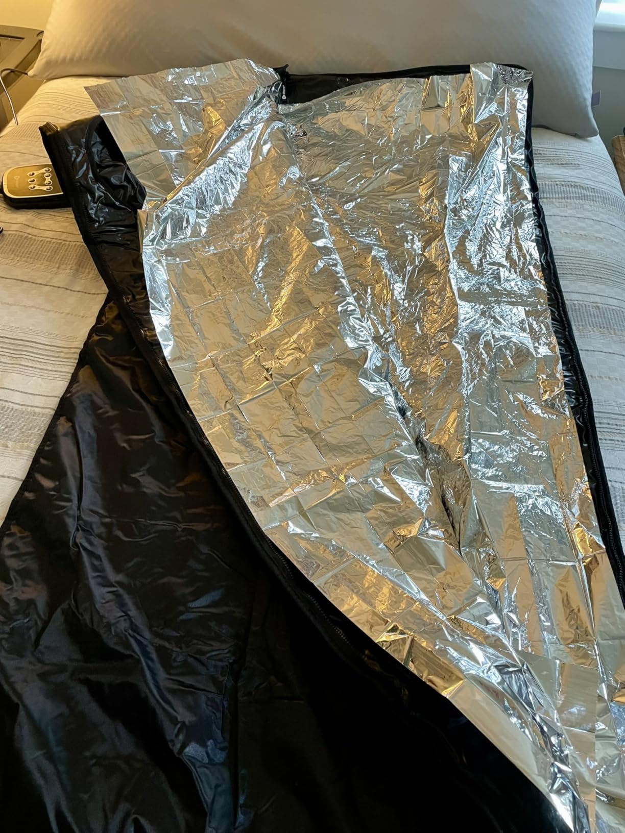 Lifepro Cozywrap Far Infrared Sauna Blanket Detox Thermal Home Spa Wrap | Silicone heating wire system with 90-180F temp control. Includes 5 disposable body wraps for deep sweating wellness. customer photo 2