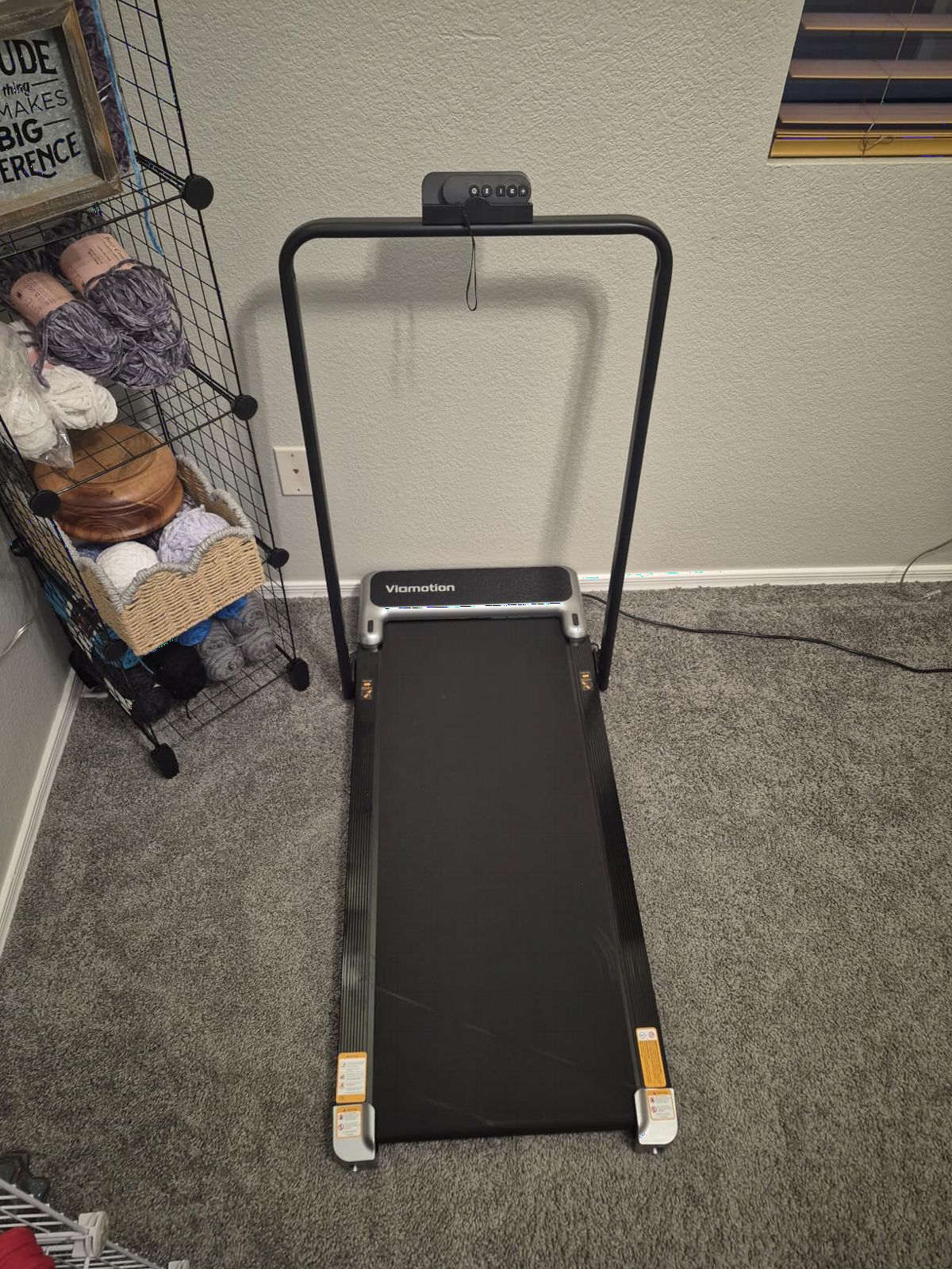 Walking Pad Treadmill with Handle Bar and Adjustable Incline, Compact Portable Treadmills for Home Office, 2.5HP Quiet Anti-Slip Under Desk Treadmills, 0.6-3.8 MPH Remote Speed Control customer photo 1