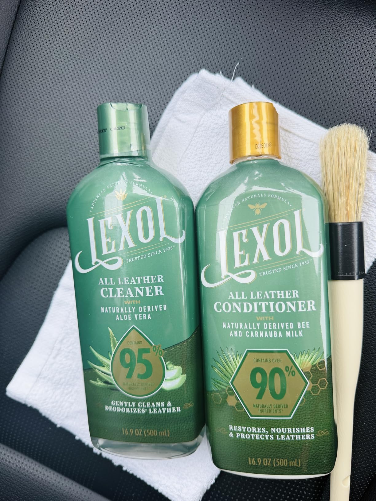 Lexol All Leather Care Kit - 5-Piece Natural Leather Cleaner & Conditioner with Aloe Vera, Bee Milk, Cloths & Brush for Car Seats, Furniture, Jackets, Bags & Boots customer photo 2