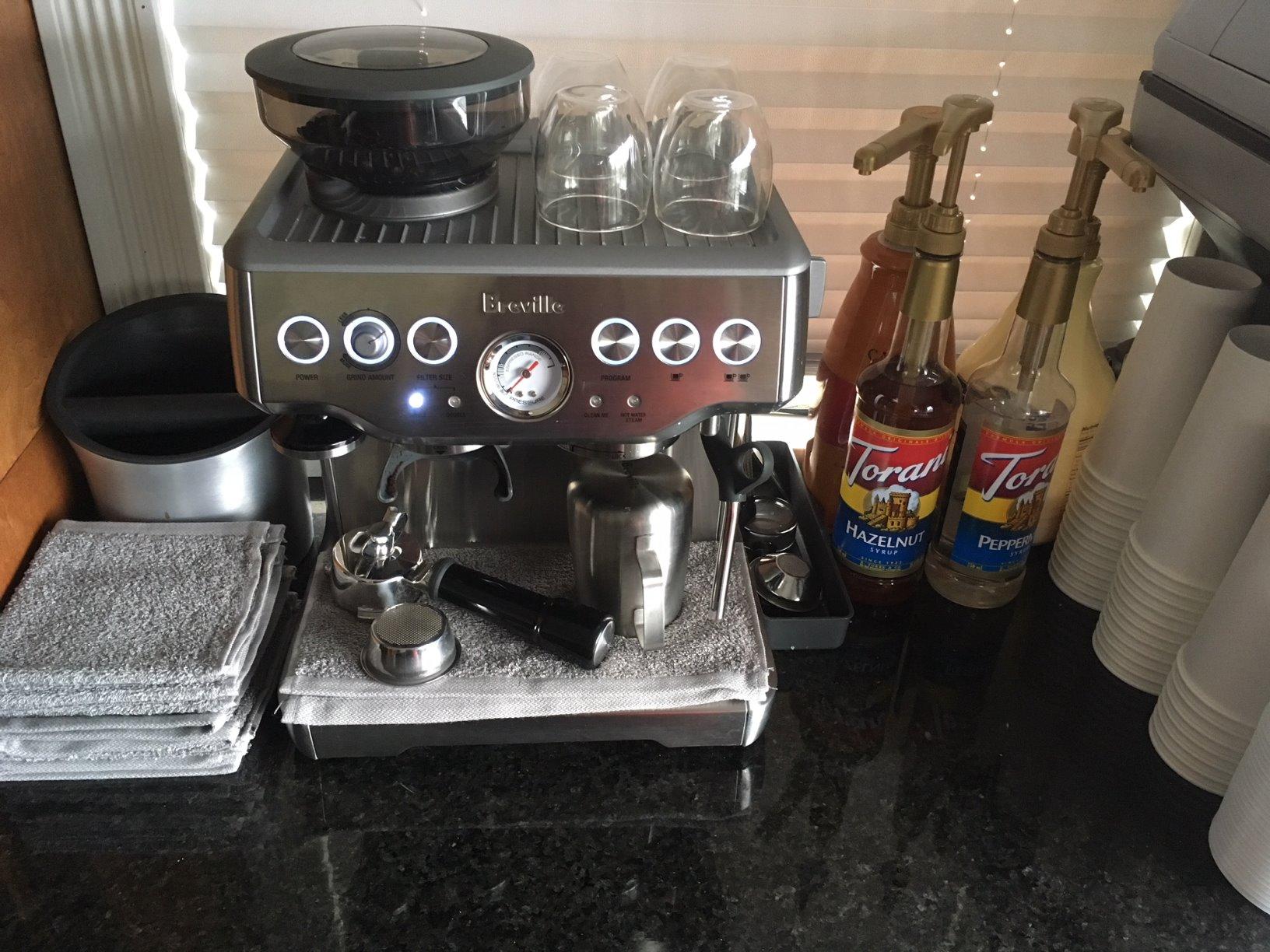 Breville BES870BTR Barista Express Espresso Machine, Black Truffle | Craft café-quality espresso shots, lattes and cappuccinos at home with this manual coffee maker with built-in grinder customer photo 2