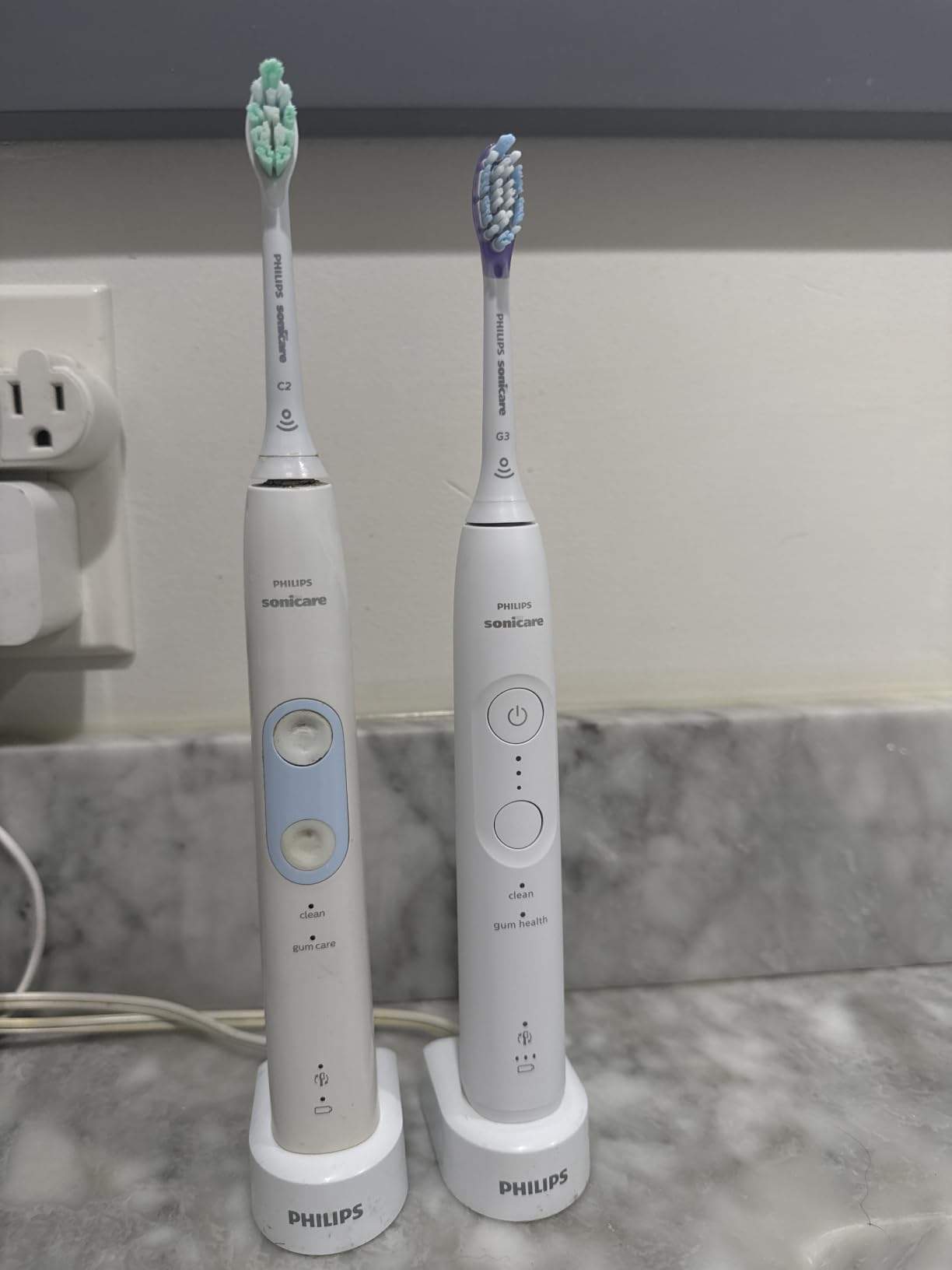 Philips Sonicare 5950 Rechargeable Electric Toothbrush, 2 Brush Heads, Navy | 1000% More Plaque Removal, Pressure Sensor, 6 Brush Settings, 21-Day Battery, Includes Travel Case, HX7133/03 customer photo 1