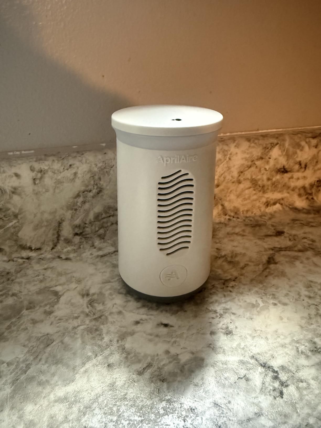 AprilAire ZAWTHCPV Smart Indoor 5-in-1 Wi-Fi Air Quality Monitor (CO2, VOC, PM 2.5, Particulate Matter, Humidity and Temperature), App Controlled IAQ Monitor for Home Air Quality Sensor customer photo 2