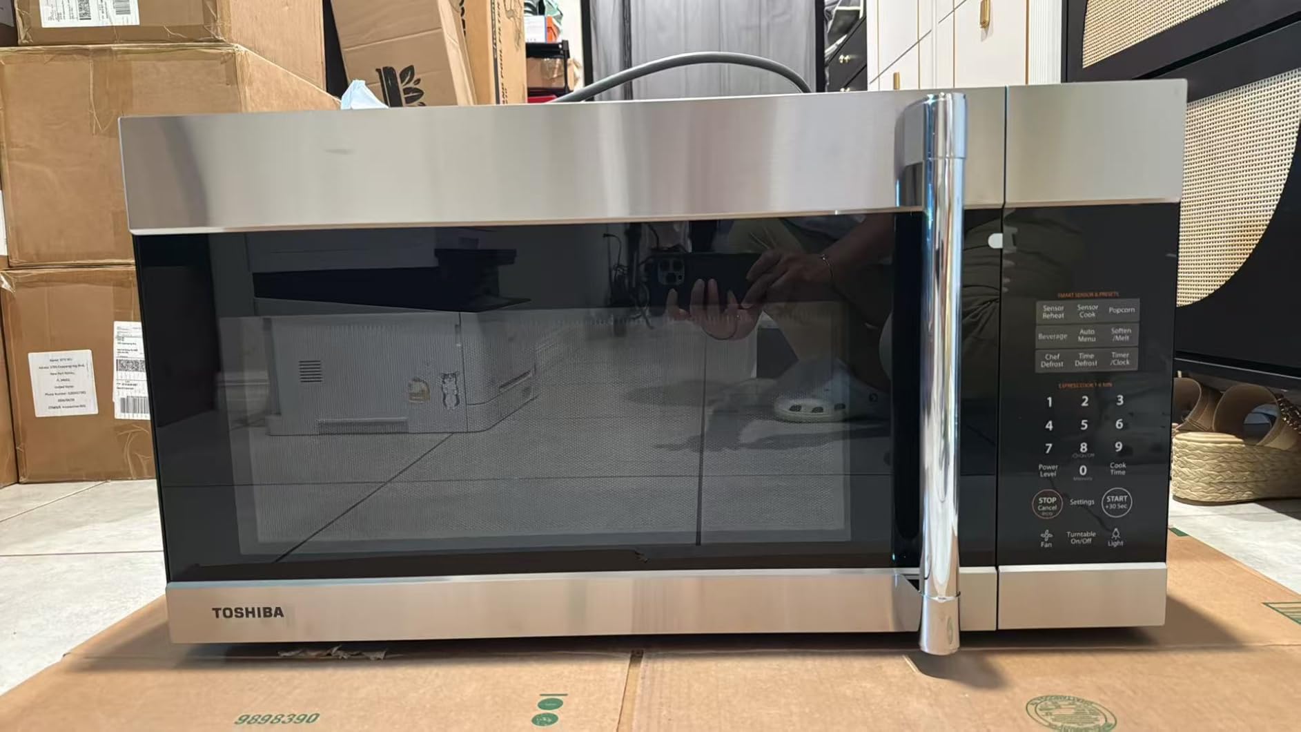 TOSHIBA Over-the-Range Microwave Oven, 1.9 Cu.Ft, 1000W, Stainless Steel | Easy Installation, Soft Close Door, ChefDefrost, Sensor Cooking, 400 CFM Ventilation, Stainless Steel customer photo 1