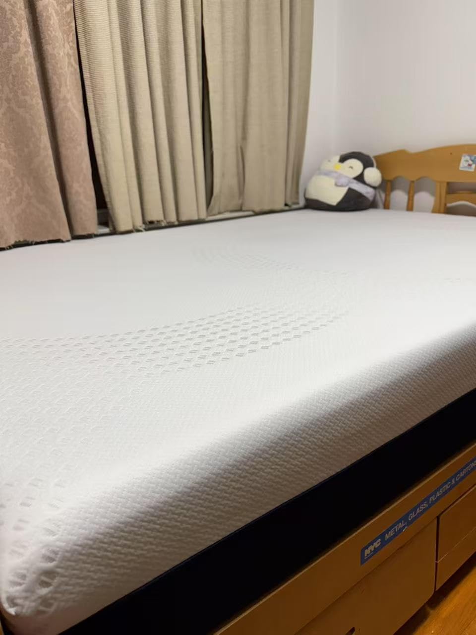 Queen Mattress 12-Inch for Cooler Sleep - Graphene Gel Memory Foam with Pressure Relief & Medium Firm Support, Cooling Comfort, Queen Size Mattress in a Box for Adults, Couples, Guest Rooms customer photo 1