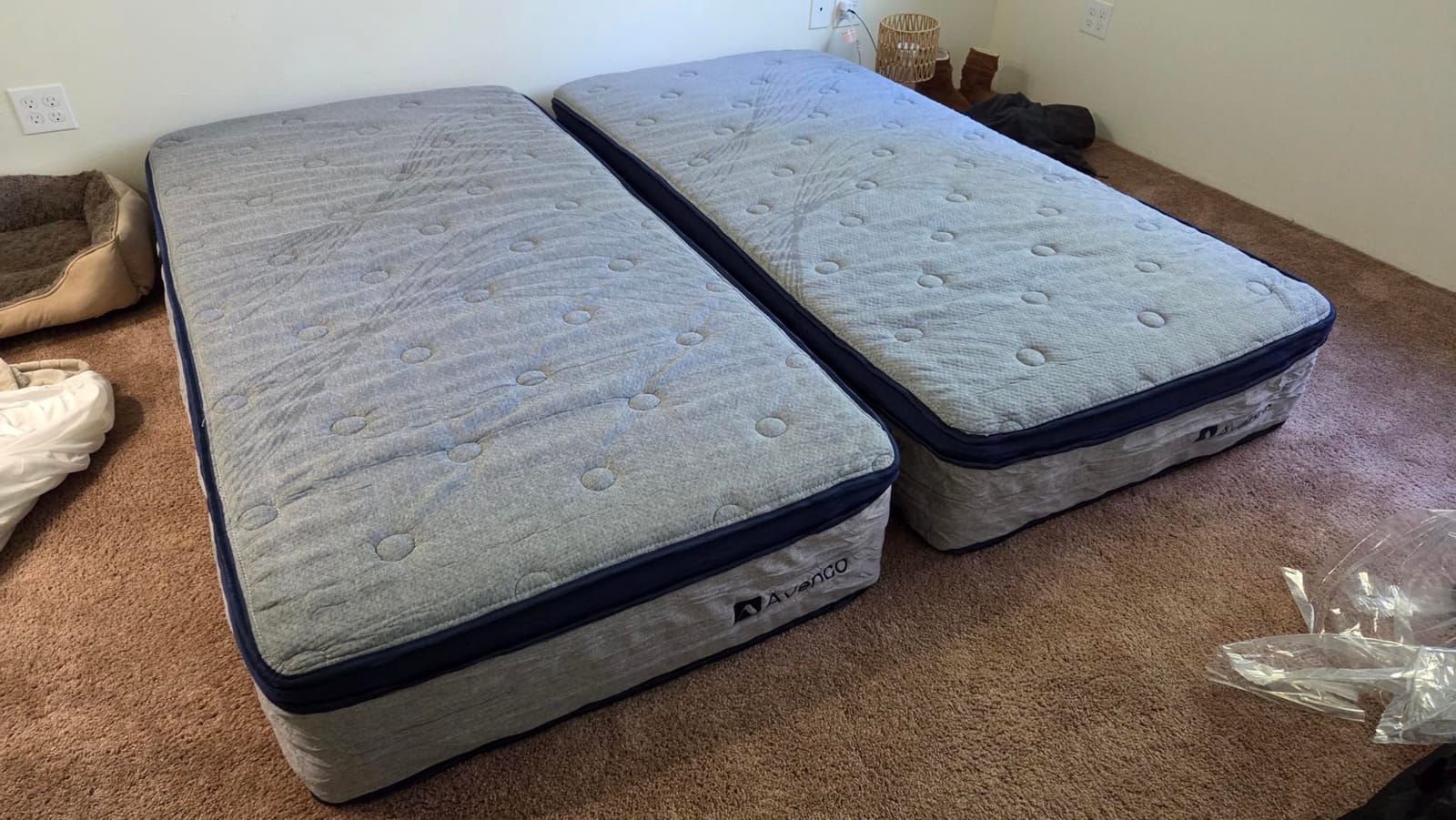 Avenco Queen Size Mattress 14 Inch, Luxury Hotel-Level Cooling Hybrid Mattress with Dual NanoGEL™ Memory Foam, Smarts Coil® for Motion Isolation & Extra Back Support, Pressure Relief, CertiPUR-US customer photo 1