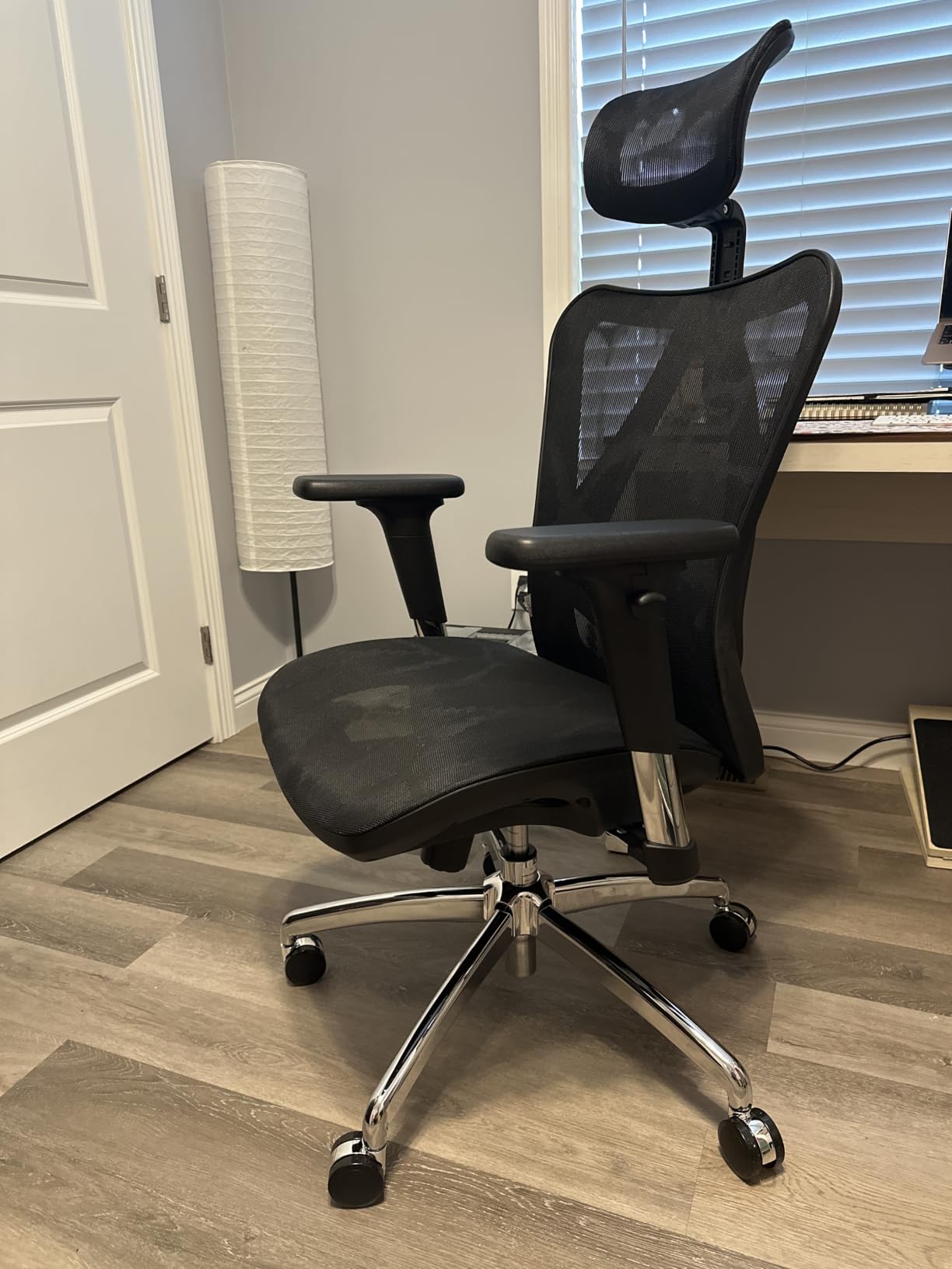 SIHOO B100 Mesh Office Chair, Comfy Ergonomic Office Chair | Mesh Office Chair with Adaptive Lumbar Support, Desk Chair with Wide Headrest, 300 LBS Black customer photo 2