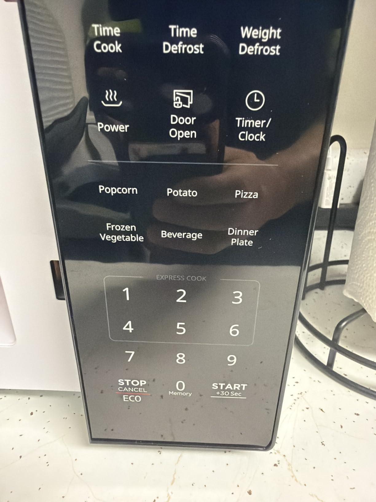 BLACK+DECKER Countertop Microwave Oven 0.7 Cu.Ft, 700W, Child Safety, Black | 6 One-Touch Presets, Express Cooking, 10 Power Levels, Child Safety Lock, Easy Clean Interior customer photo 2