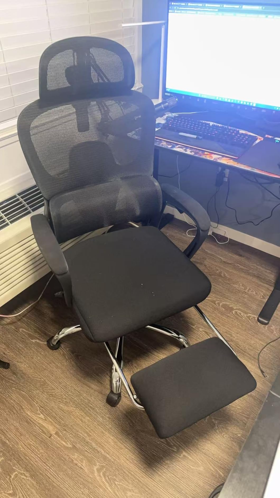 Ergonomic Office Chair with Footrest, 90-145 Degree Reclining Desk Chair with Adjustable Lumbar Support & Headrest, High Back Mesh Computer Chair for Home Office/Gaming, 350lbs Capacity customer photo 1