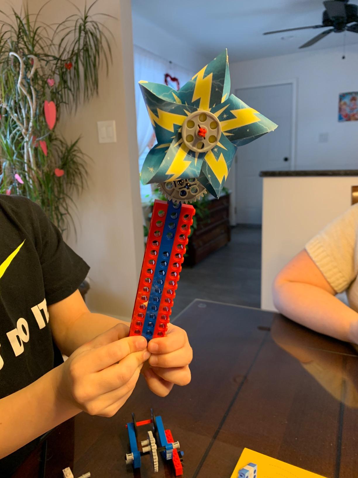 LEGO Gadgets (Klutz Science/STEM Activity Kit) 10.25